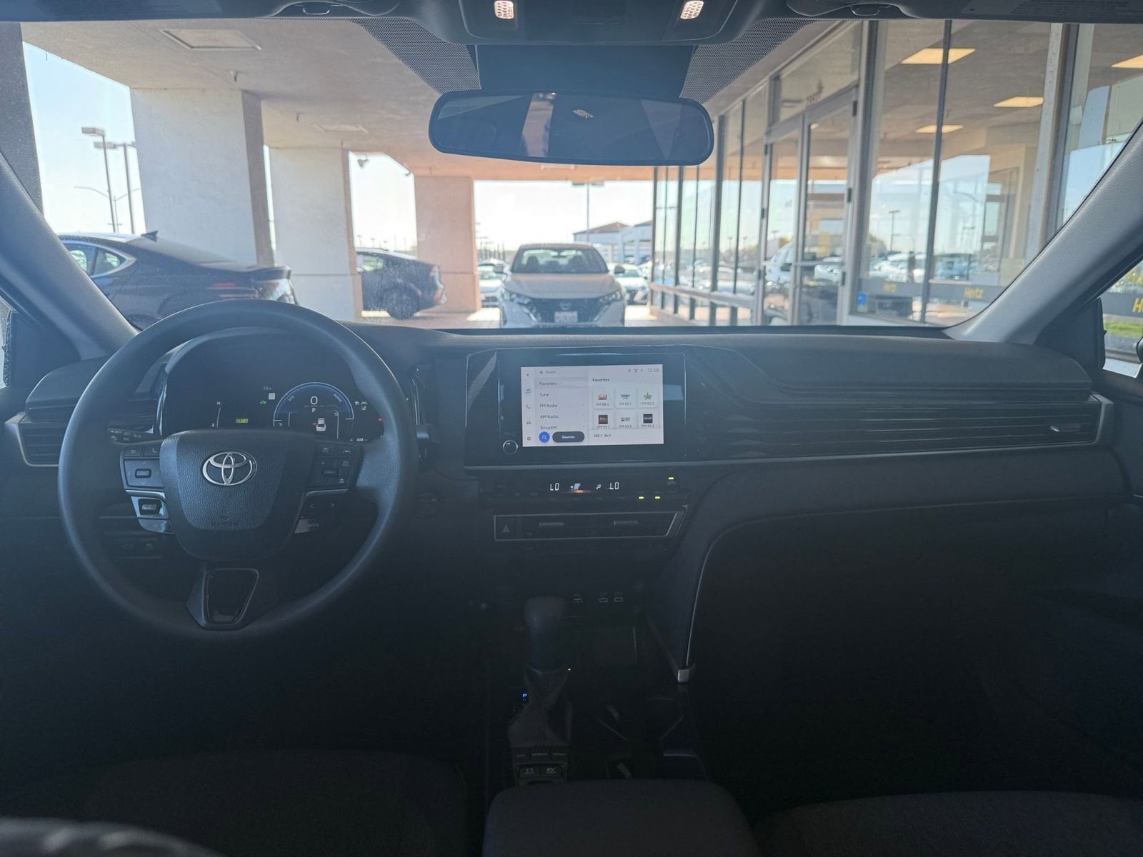 Thumbnail: 2025 Toyota Camry - 32