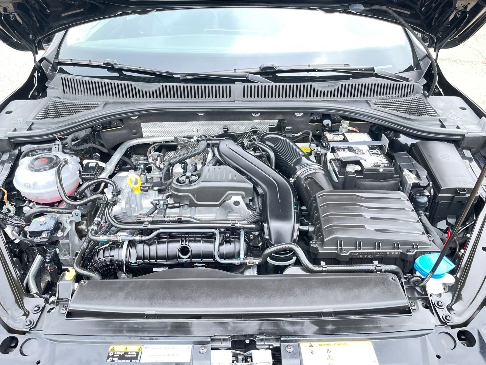 Thumbnail: 2025 Volkswagen Jetta - 33