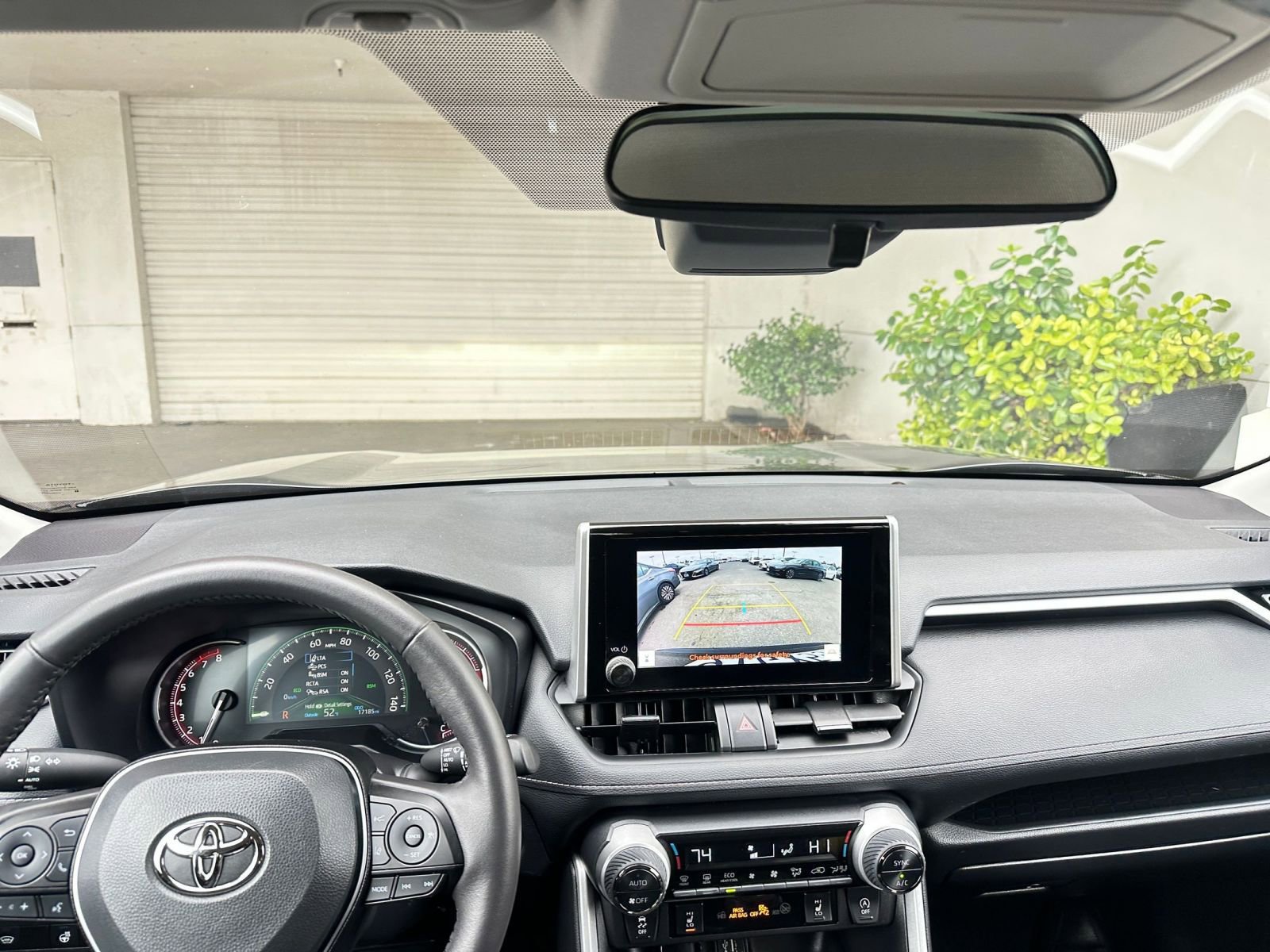 Thumbnail: 2025 Toyota RAV4 - 33