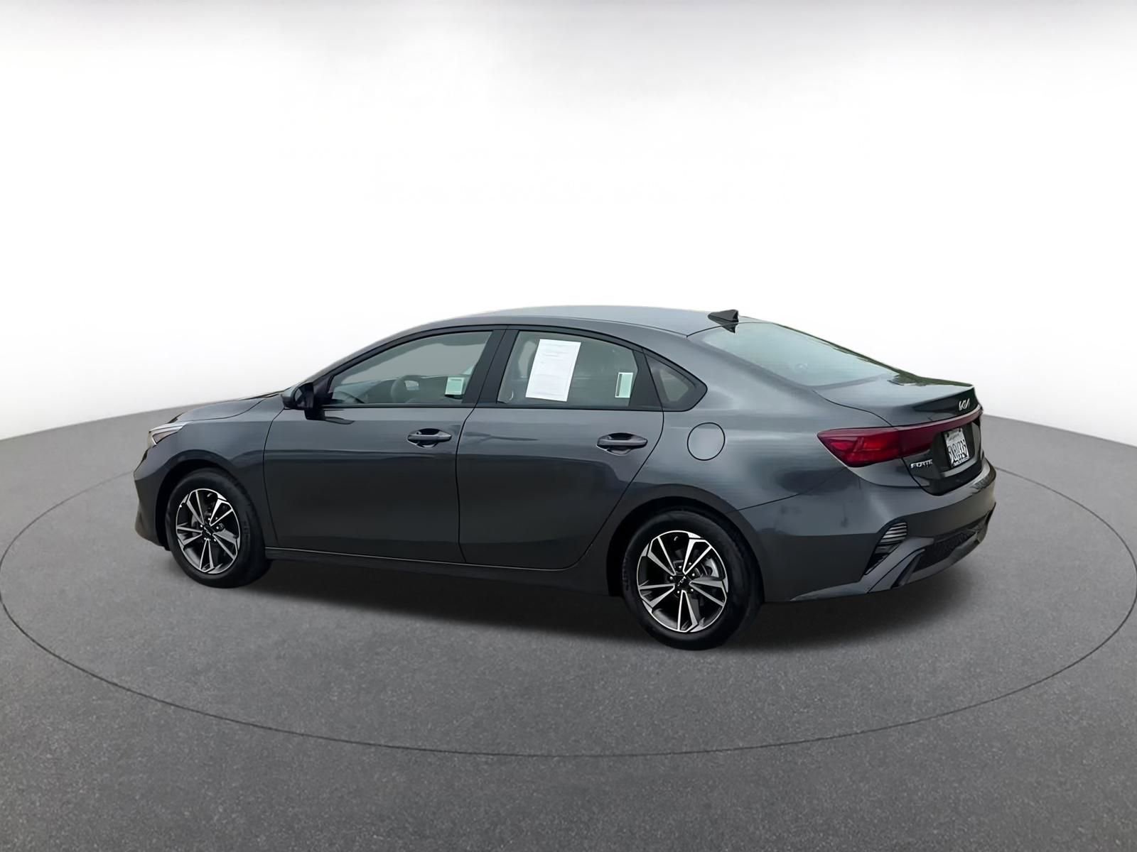 Thumbnail: 2024 Kia Forte - 10