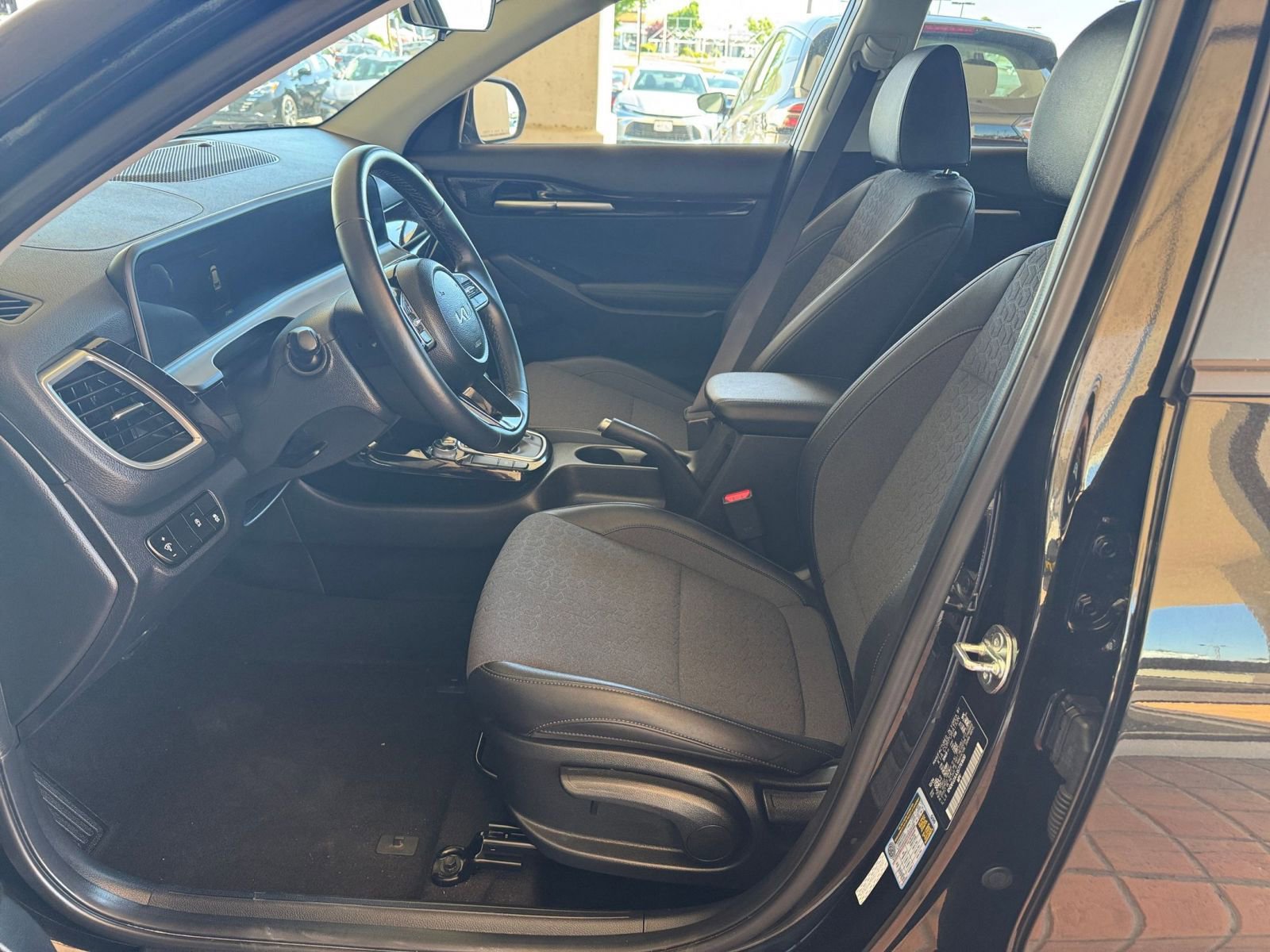 Thumbnail: 2025 Kia Seltos - 28