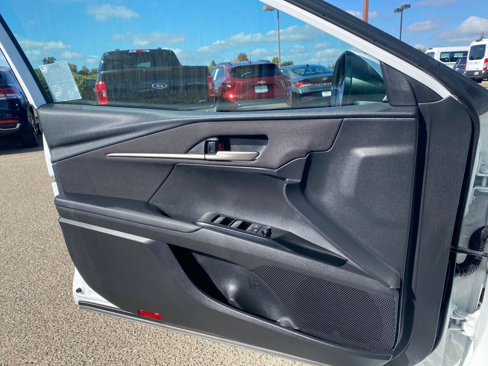 Thumbnail: 2025 Toyota Camry - 20