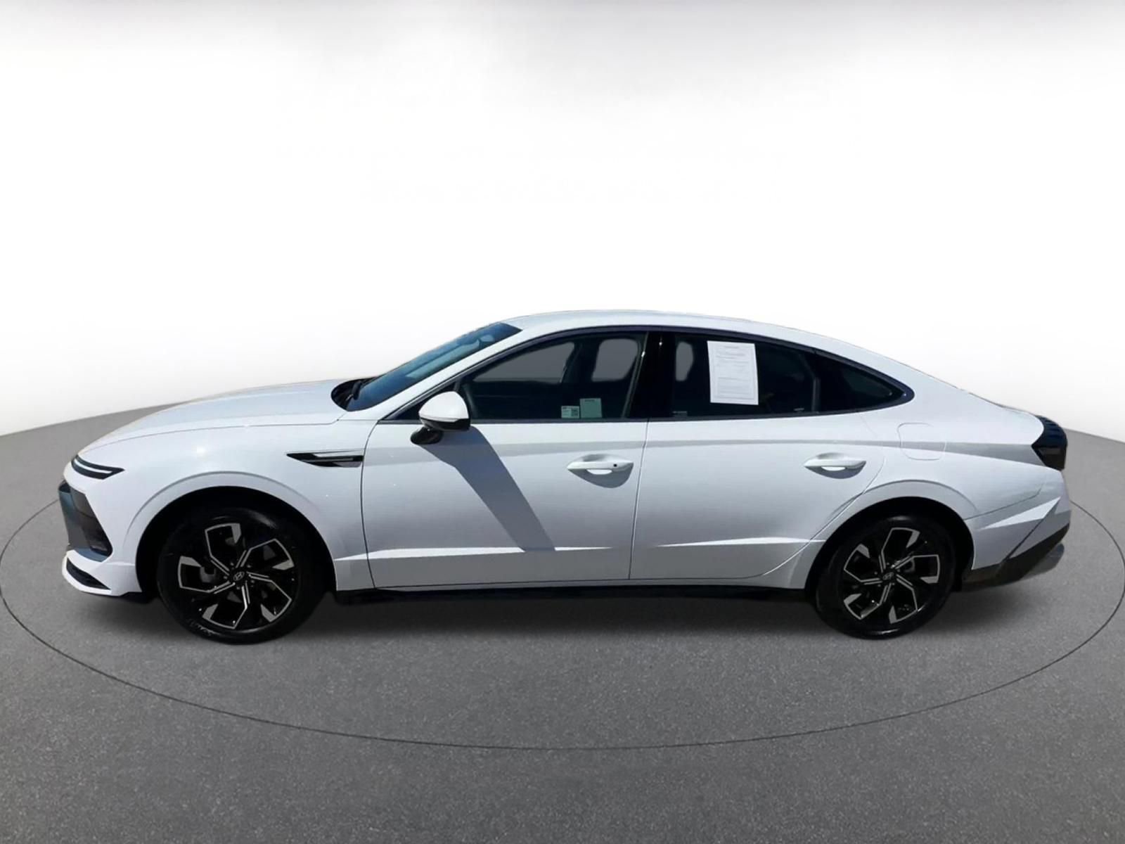 Thumbnail: 2025 Hyundai Sonata - 10