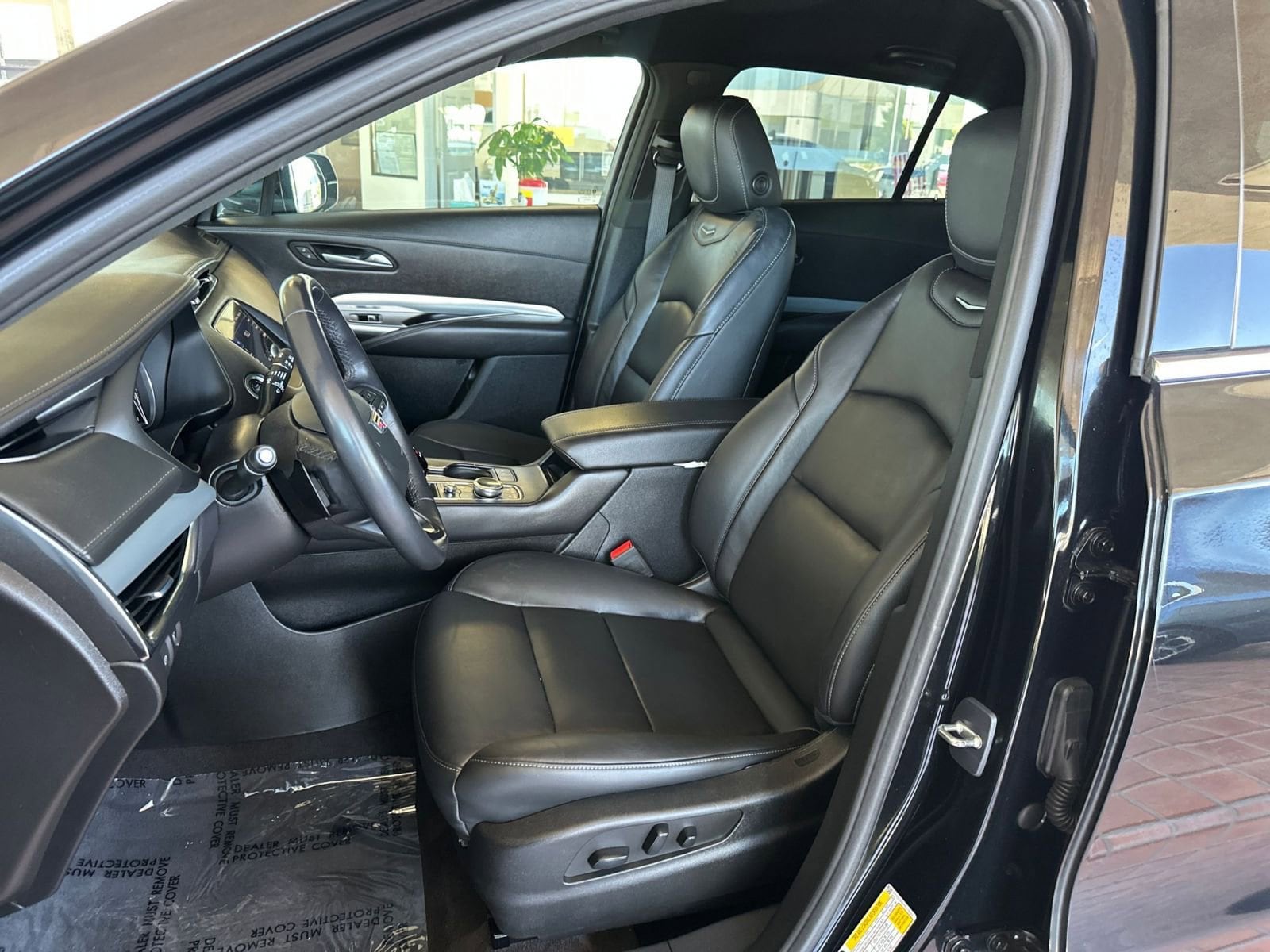 Thumbnail: 2023 Cadillac XT4 - 23