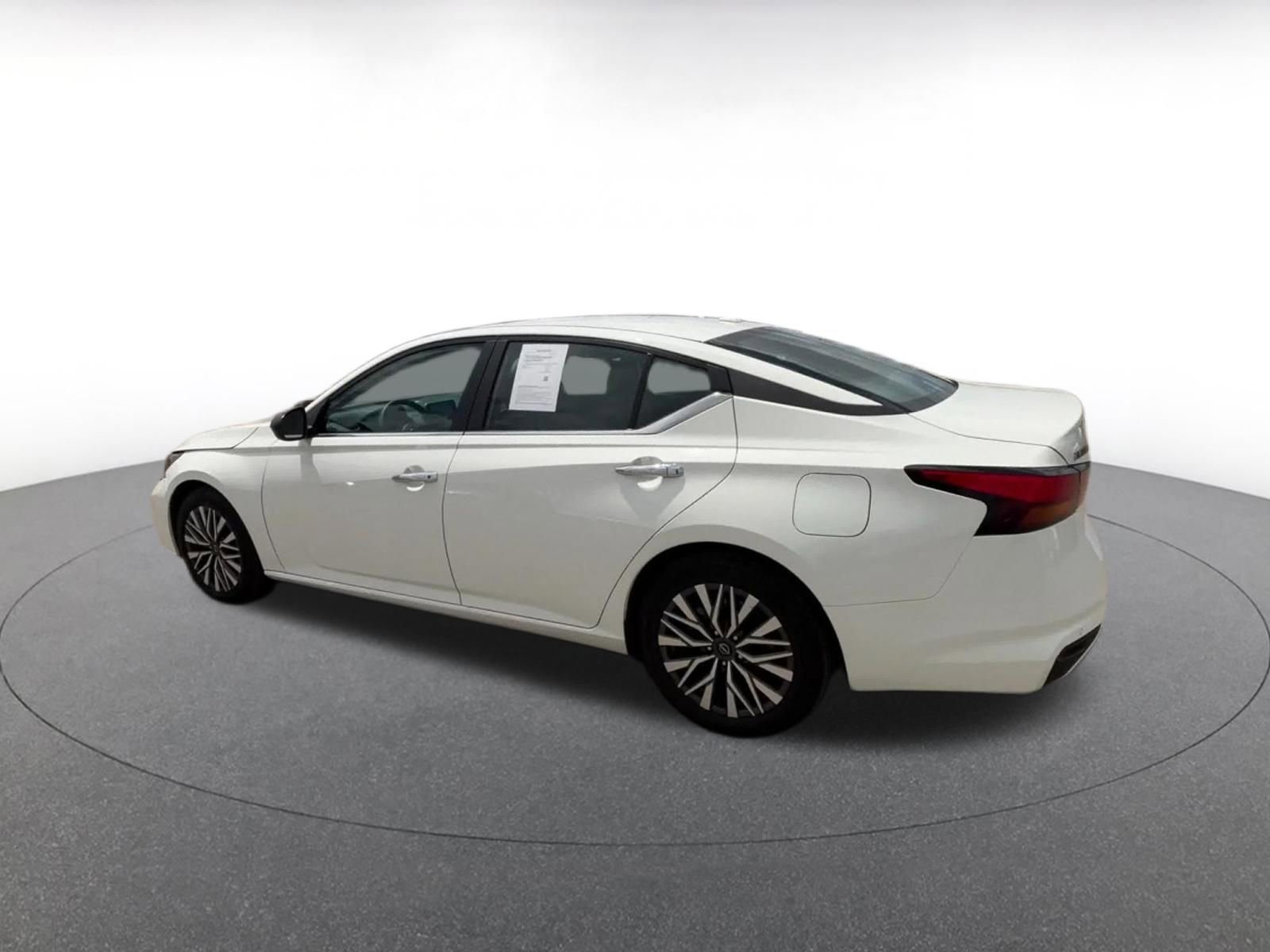 Thumbnail: 2025 Nissan Altima - 10