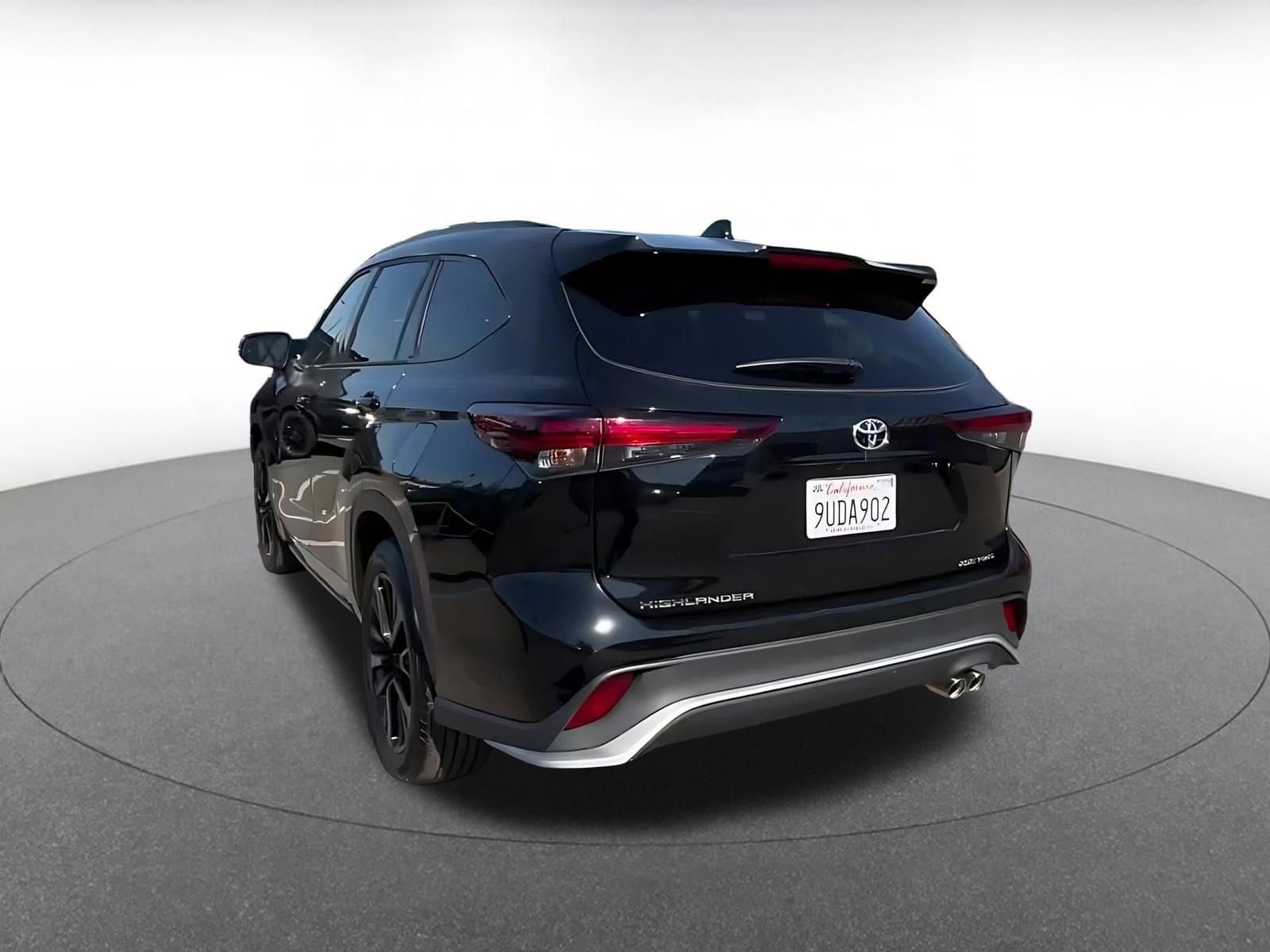 Thumbnail: 2025 Toyota Highlander - 11