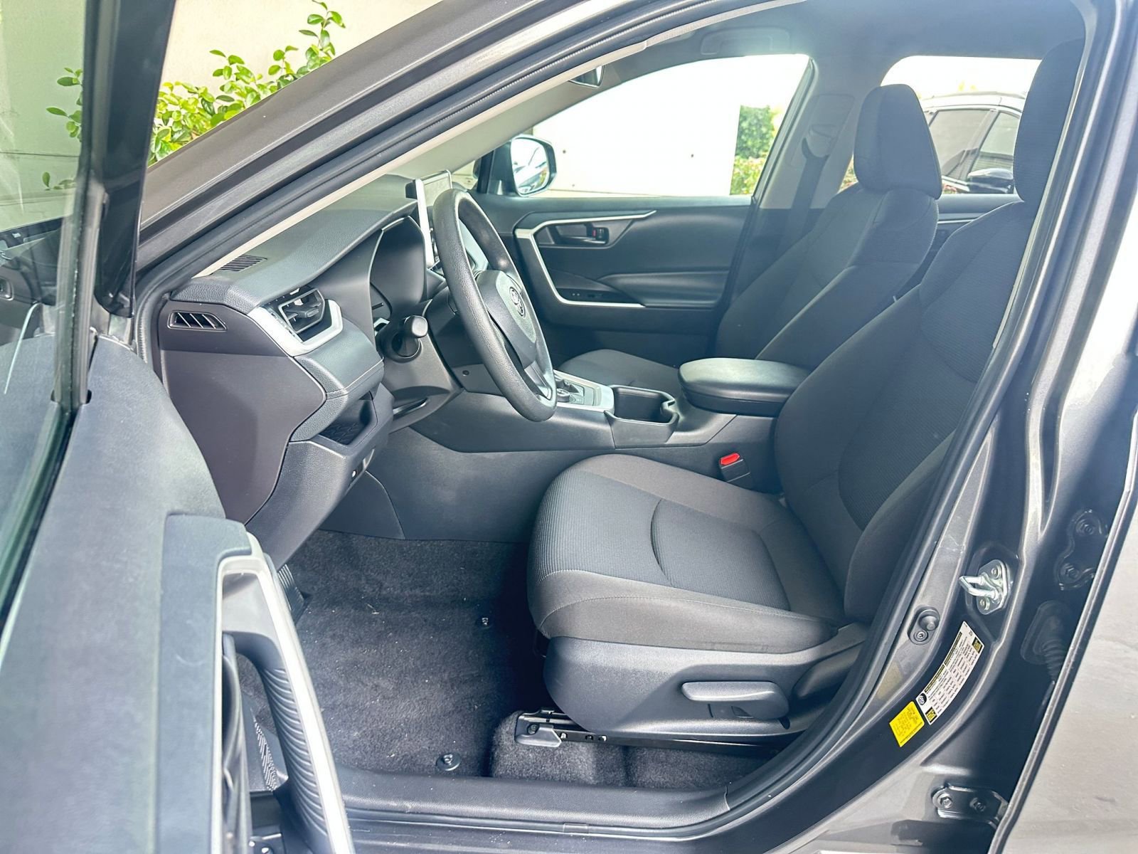 Thumbnail: 2025 Toyota RAV4 - 27