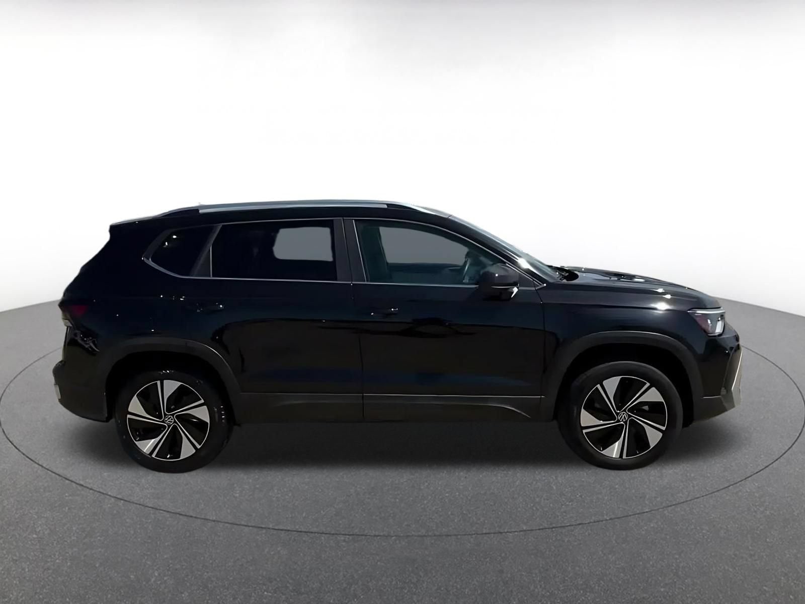 Thumbnail: 2026 Volkswagen Taos - 15