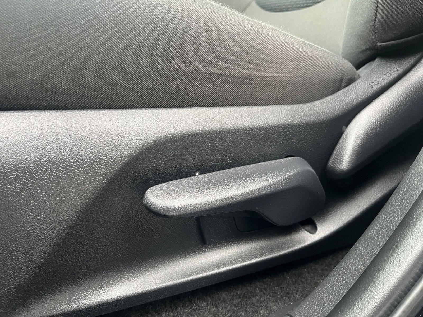 Thumbnail: 2025 Toyota RAV4 - 23