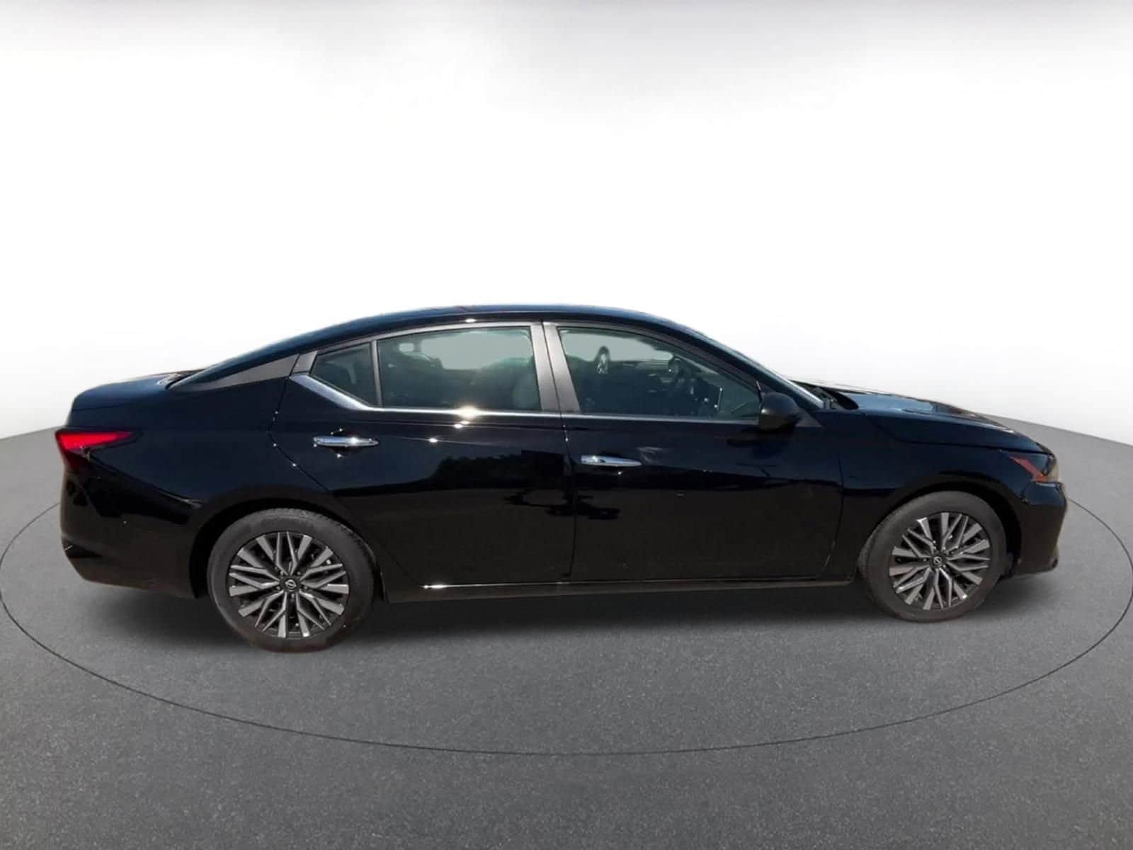 Thumbnail: 2025 Nissan Altima - 16