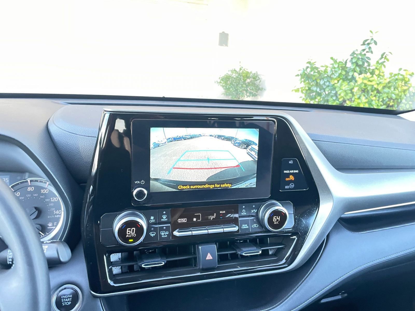 Thumbnail: 2025 Toyota Highlander - 25