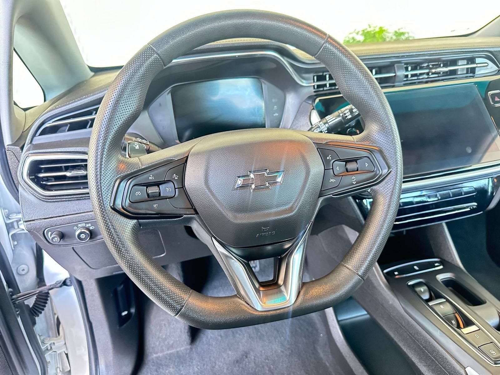 Thumbnail: 2023 Chevrolet Bolt EV - 32