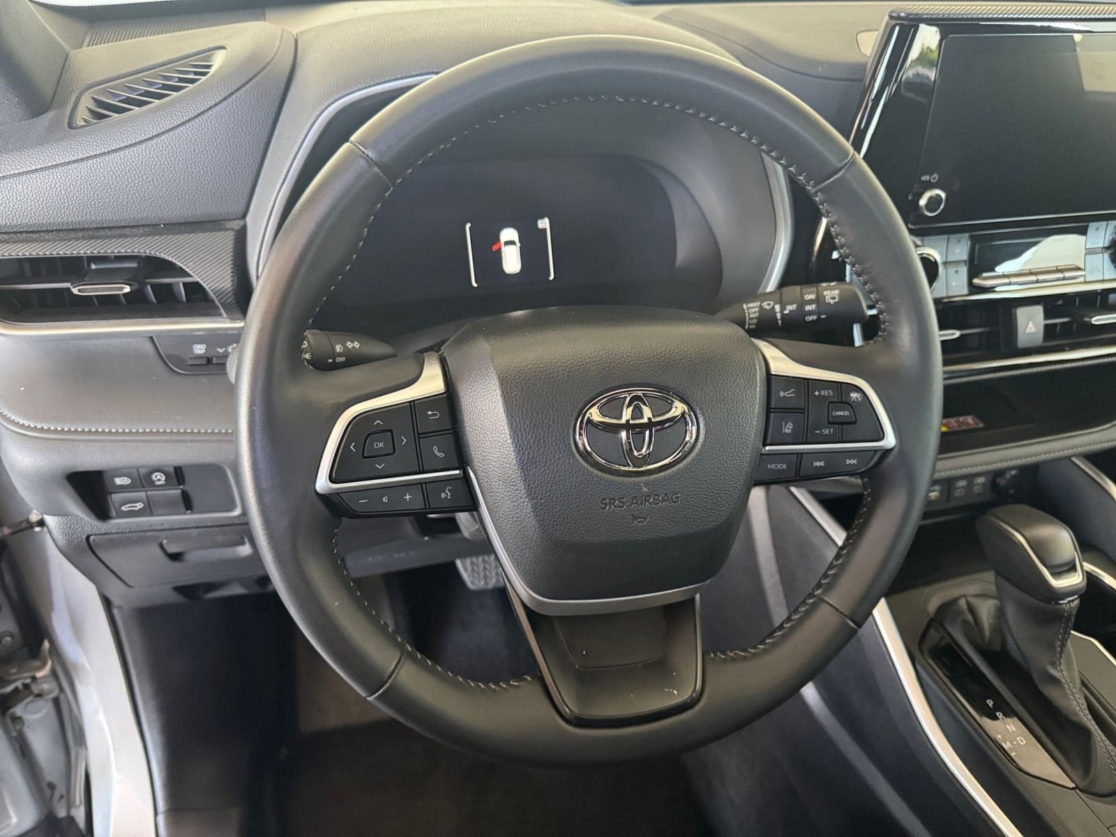 Thumbnail: 2025 Toyota Highlander - 31