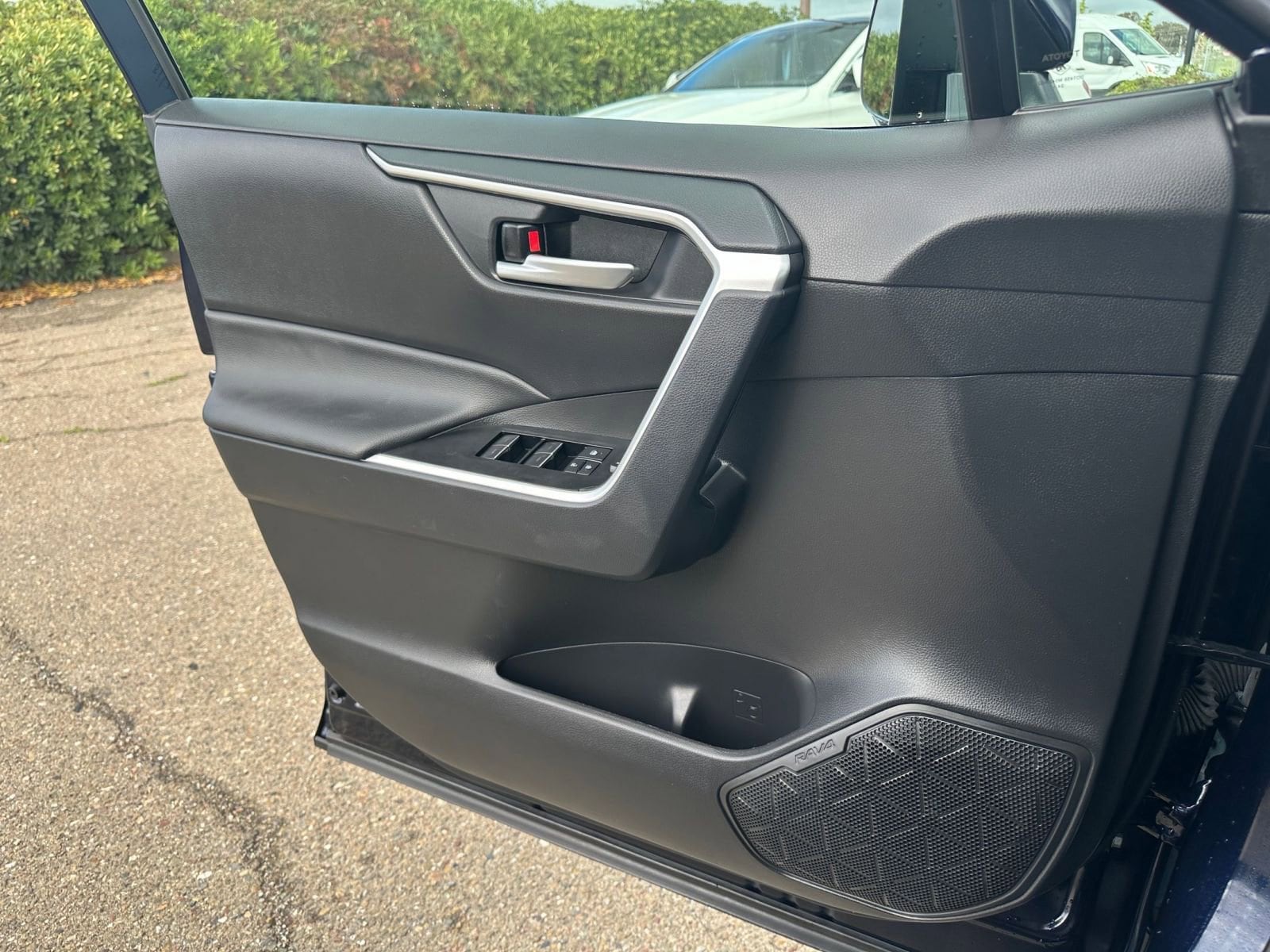 Thumbnail: 2025 Toyota RAV4 - 20