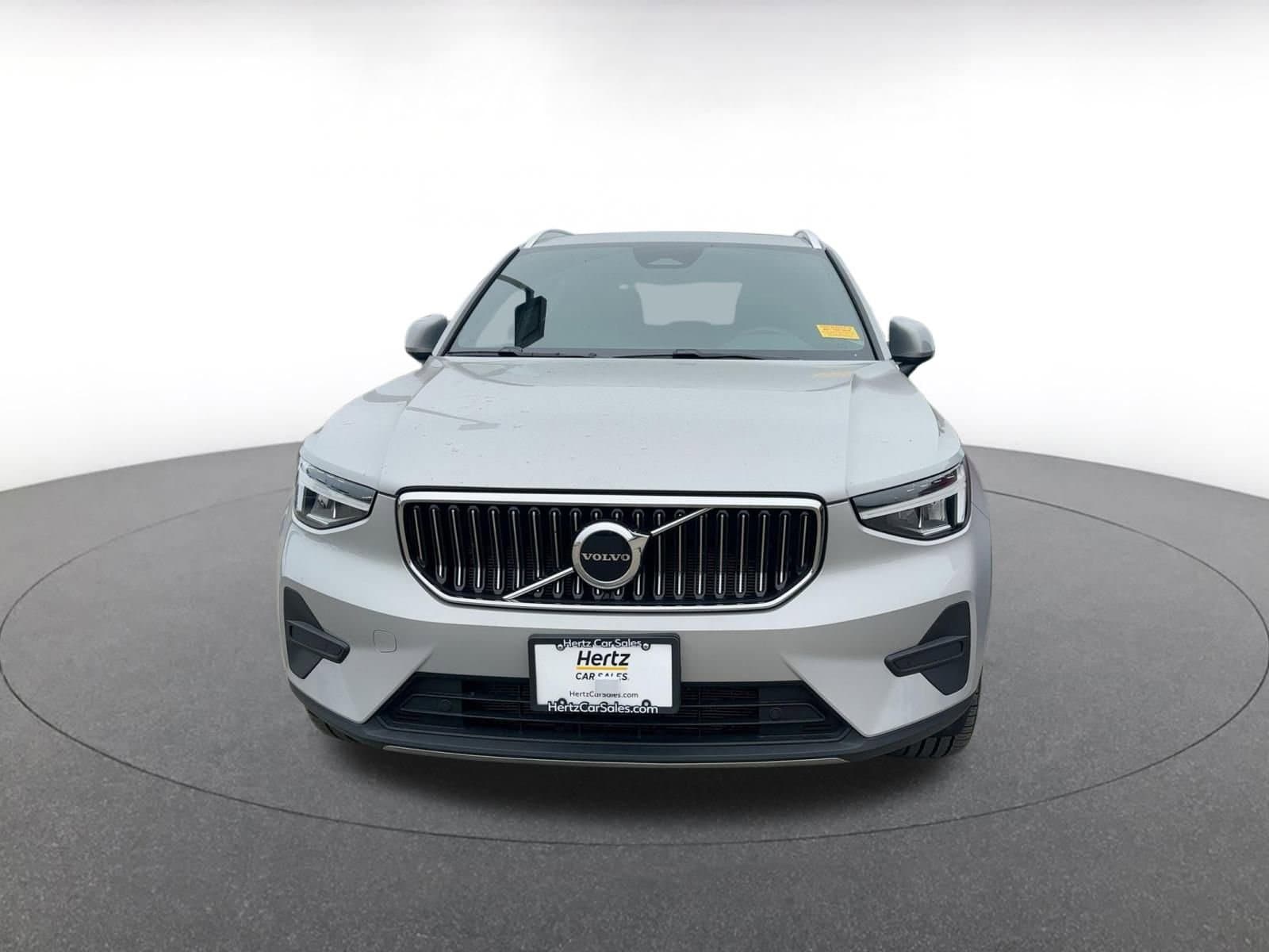 Thumbnail: 2024 Volvo XC40 - 3