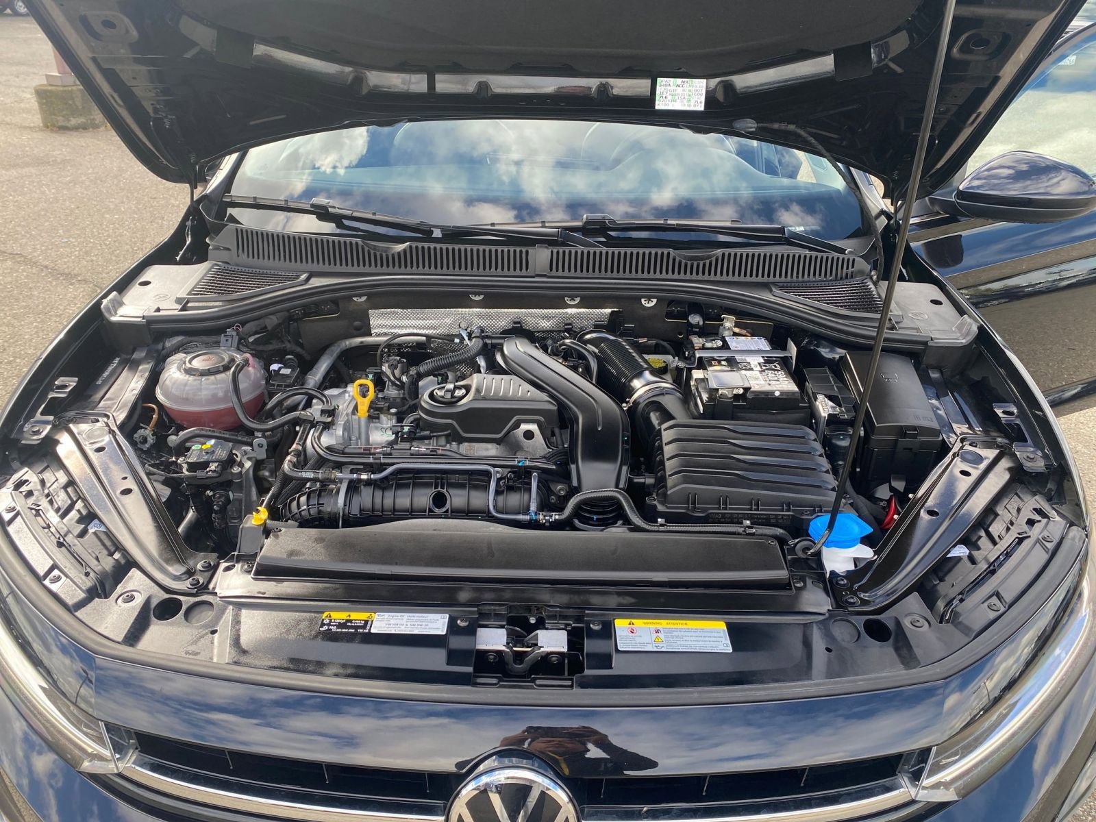 Thumbnail: 2025 Volkswagen Jetta - 32