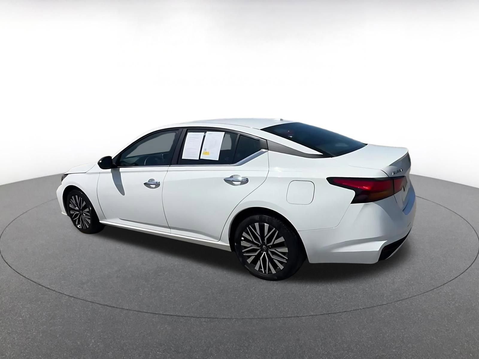 Thumbnail: 2025 Nissan Altima - 10