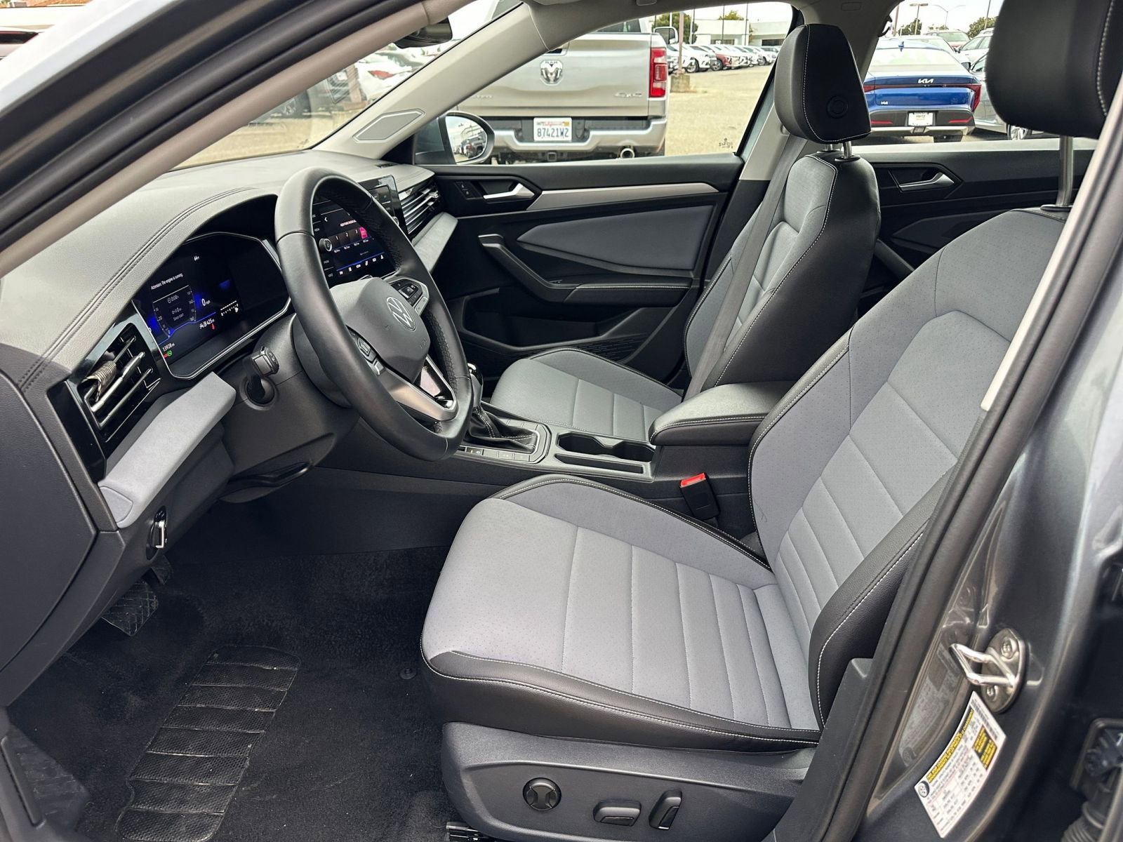 Thumbnail: 2025 Volkswagen Jetta - 27