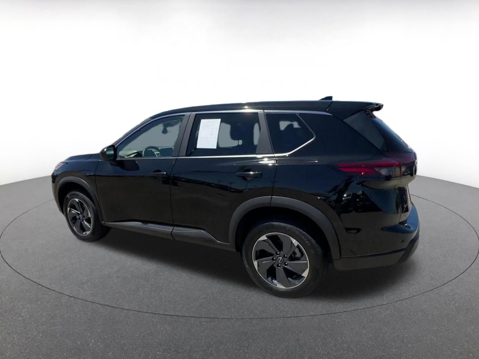 Thumbnail: 2025 Nissan Rogue - 10