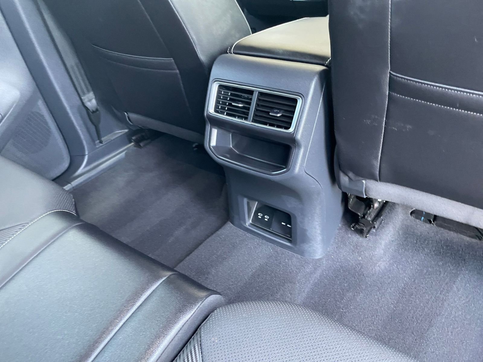 Thumbnail: 2025 Volkswagen Atlas - 24