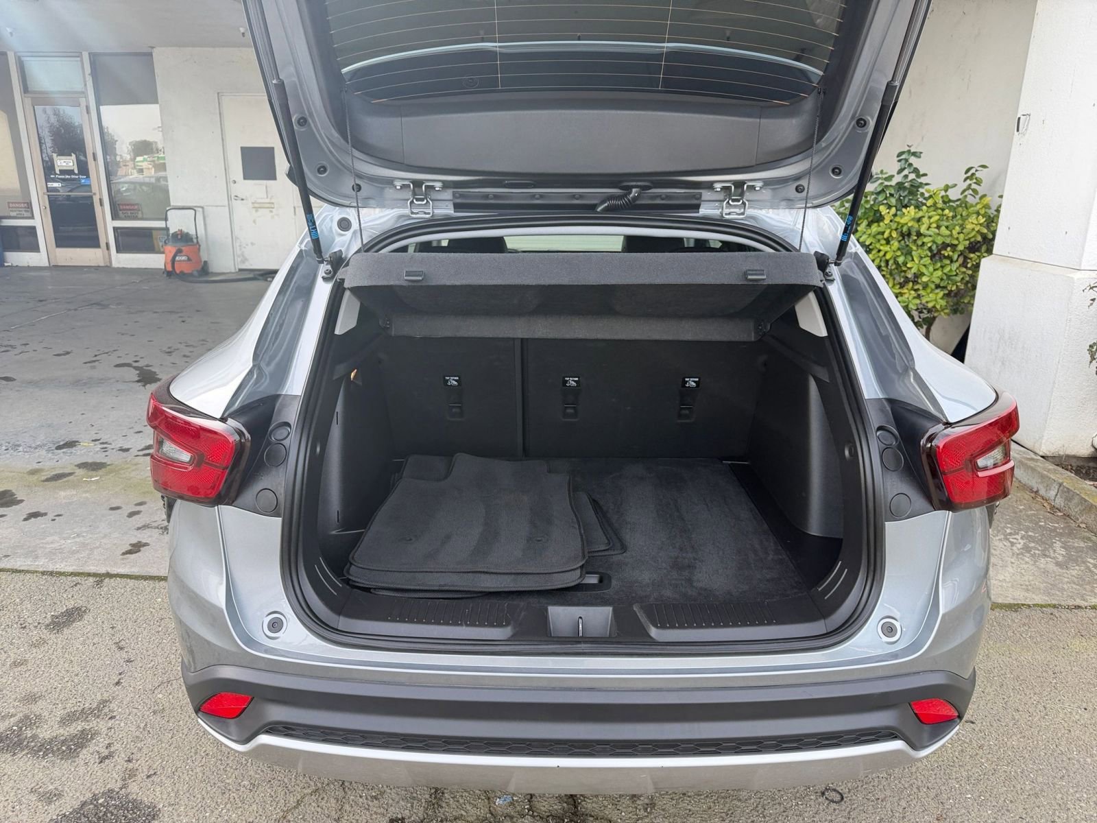 Thumbnail: 2025 Chevrolet Trax - 32