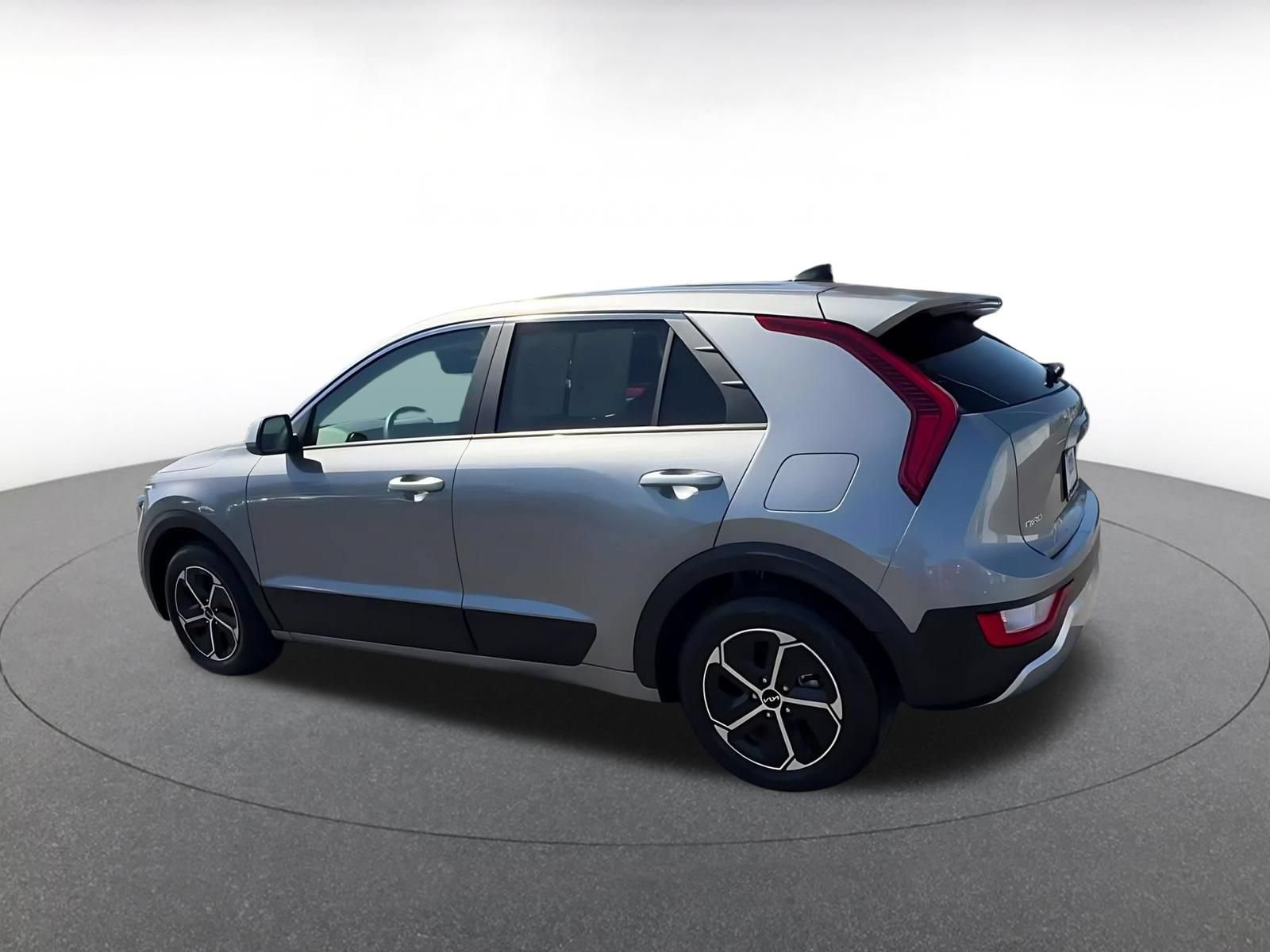 Thumbnail: 2026 Kia Niro - 10