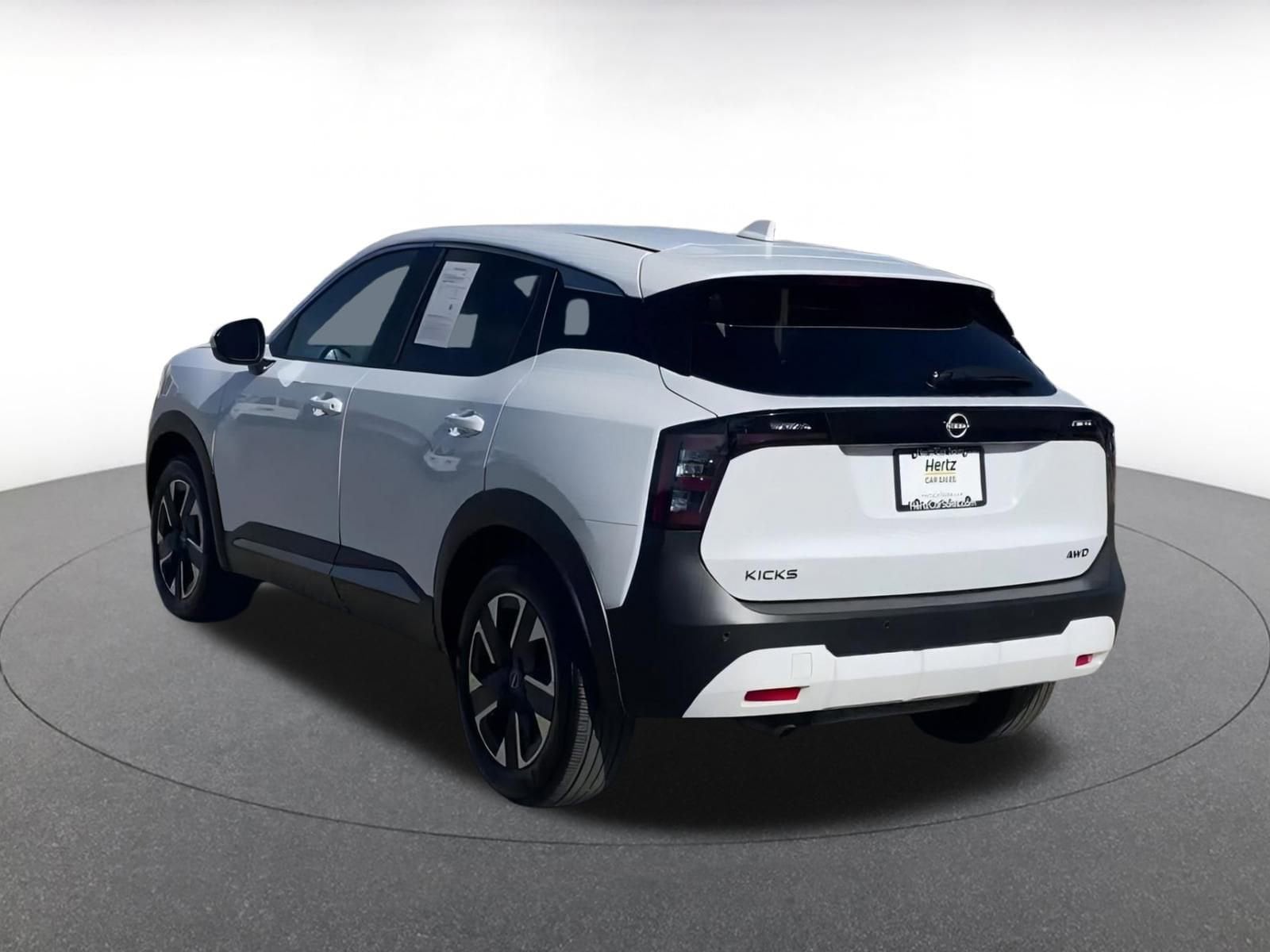 Thumbnail: 2025 Nissan Kicks - 10