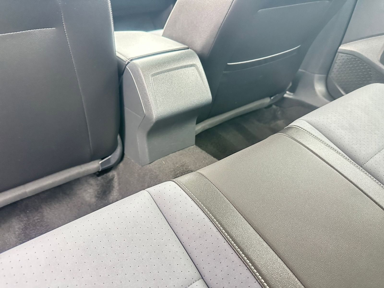 Thumbnail: 2025 Volkswagen Jetta - 24