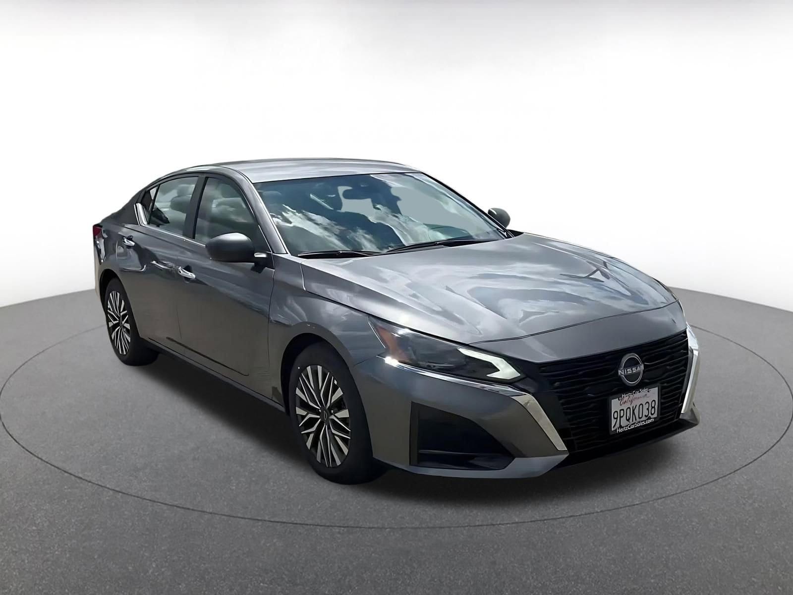 Thumbnail: 2025 Nissan Altima - 3