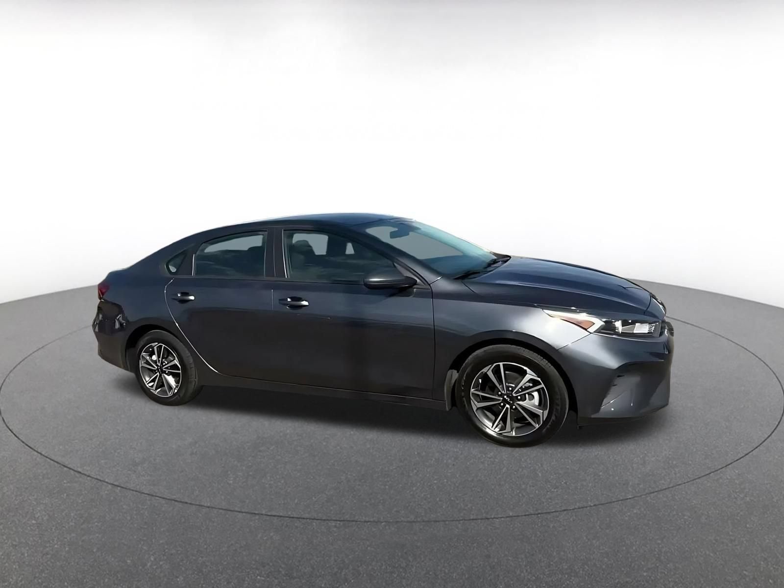 Thumbnail: 2023 Kia Forte - 2