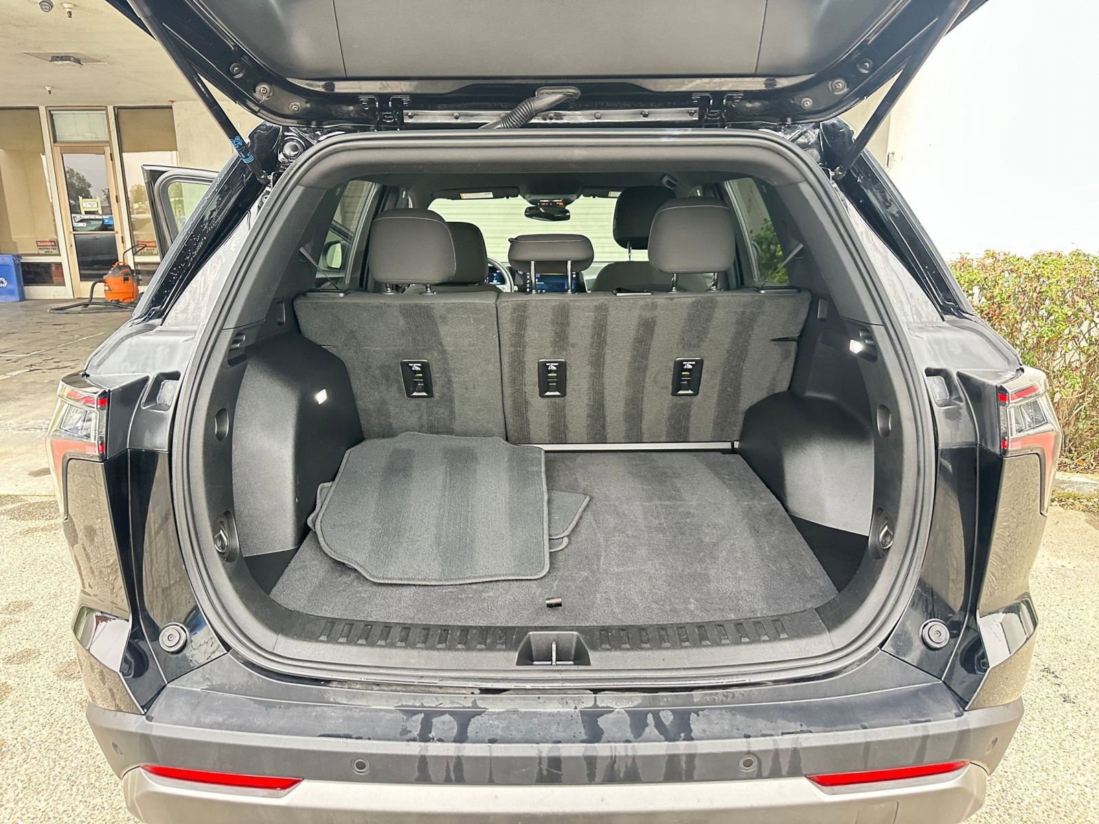 Thumbnail: 2025 Chevrolet Equinox - 31