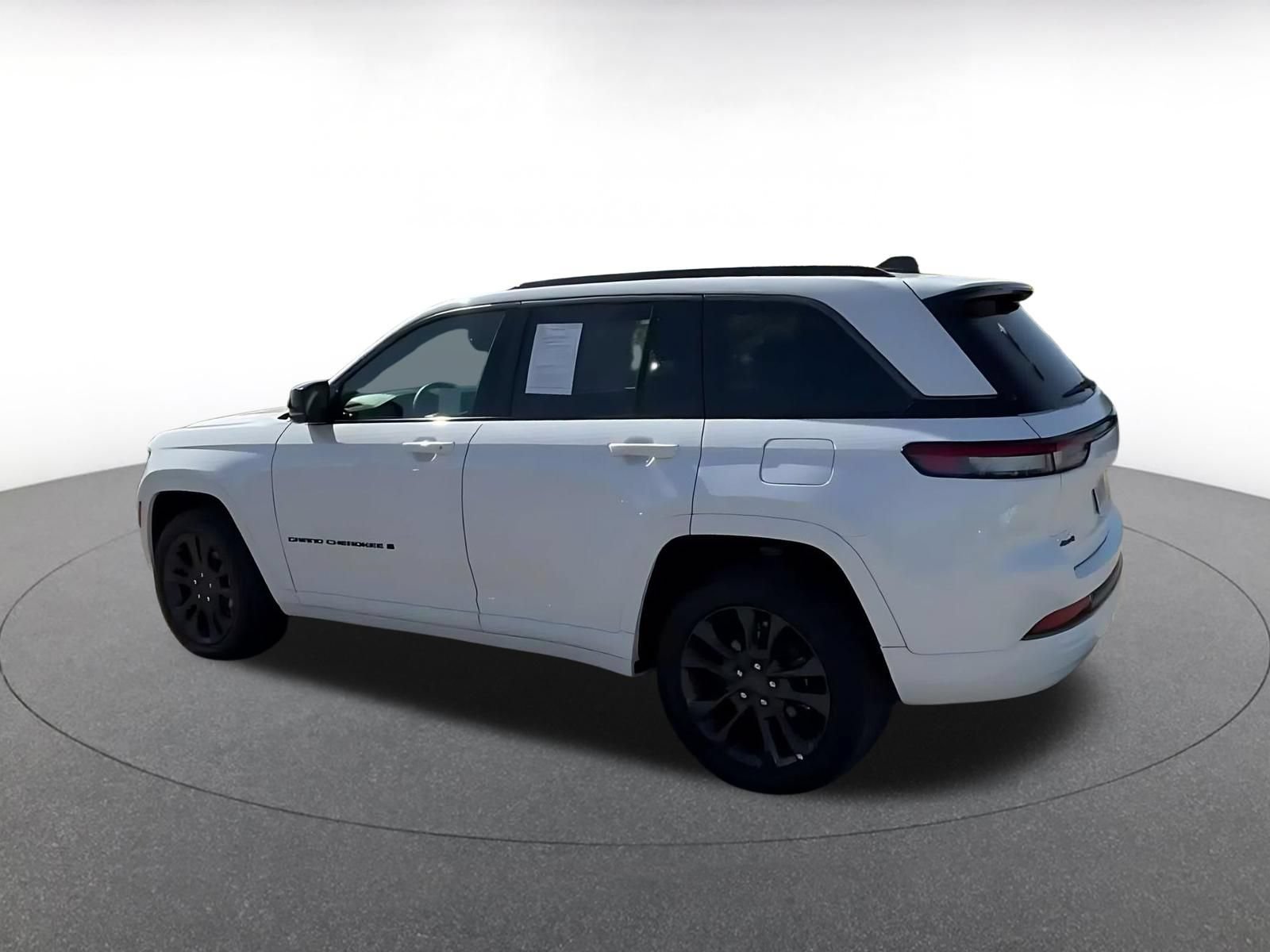 Thumbnail: 2026 Jeep Grand Cherokee - 9