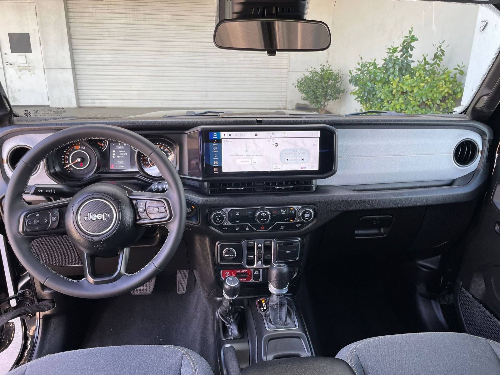 Thumbnail: 2025 Jeep Wrangler - 32
