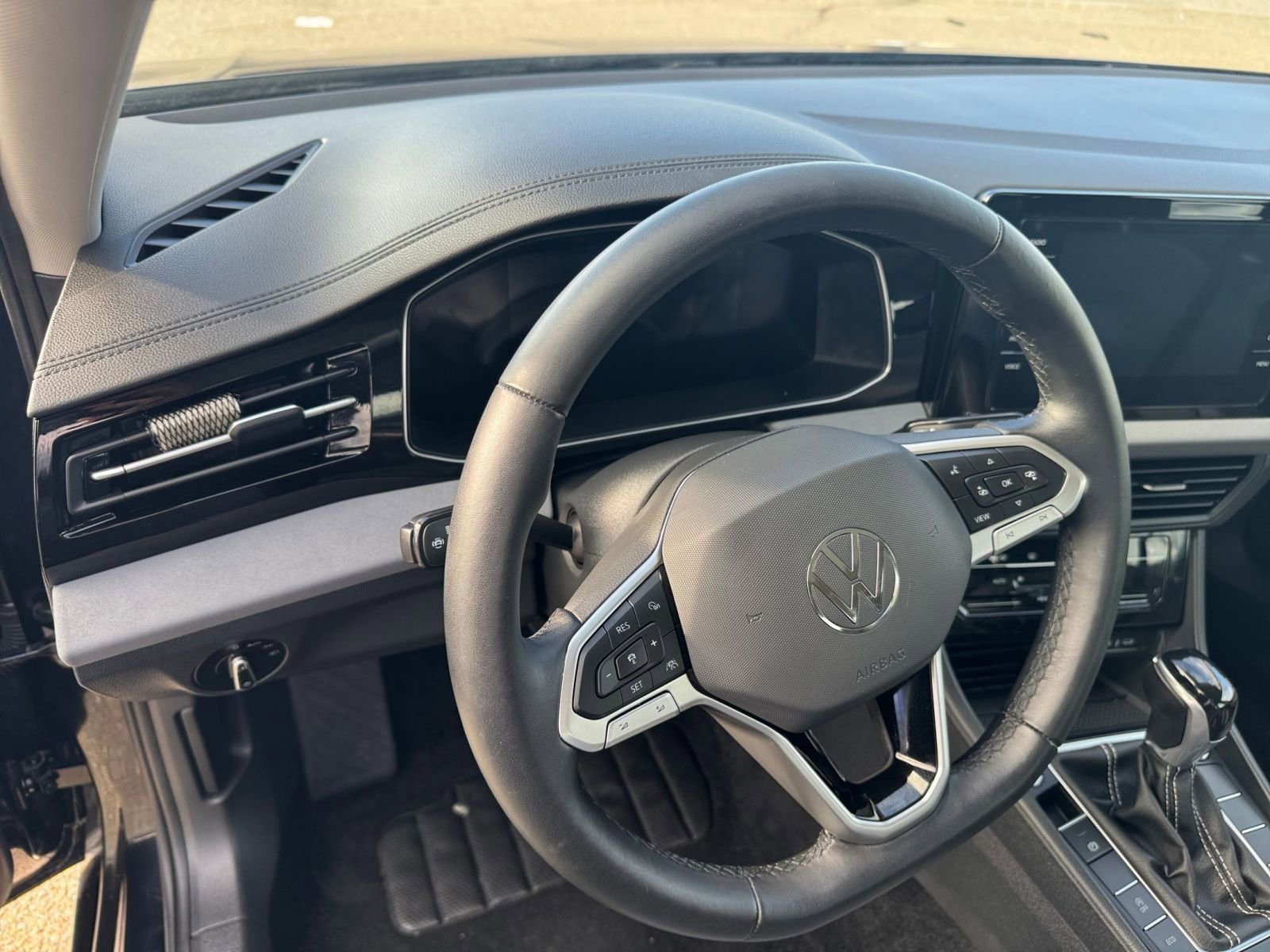 Thumbnail: 2025 Volkswagen Jetta - 34