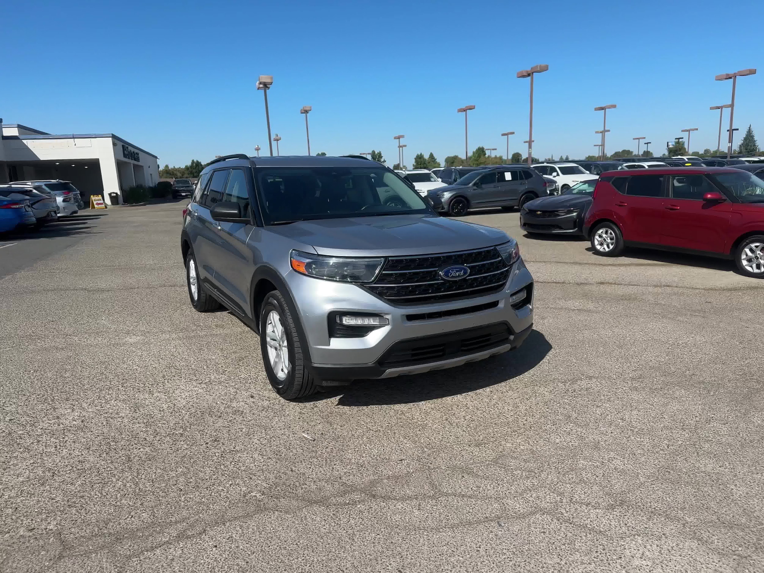 2023 Ford Explorer XLT 7