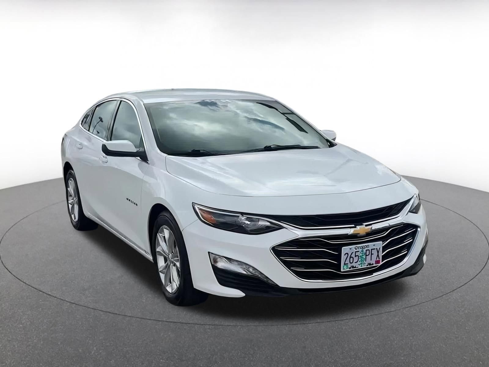 Thumbnail: 2024 Chevrolet Malibu - 3