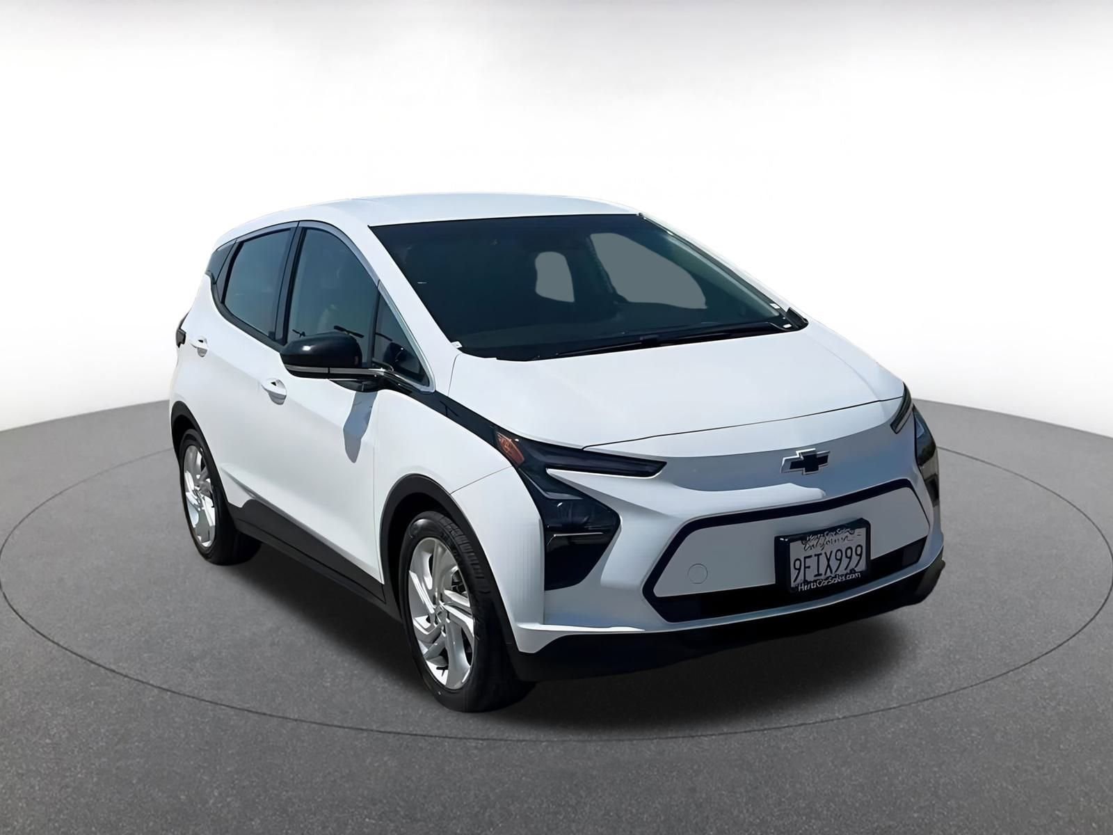 Thumbnail: 2023 Chevrolet Bolt EV - 2
