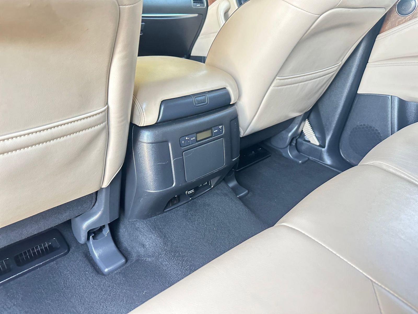2024 Nissan Armada SL 25