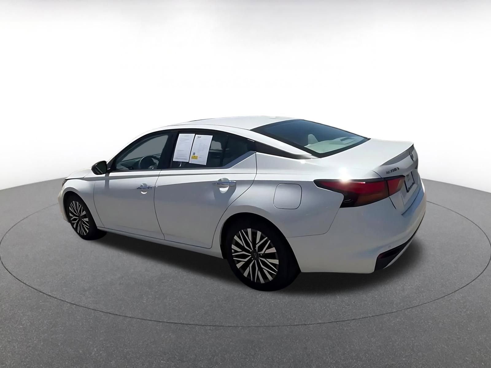 Thumbnail: 2025 Nissan Altima - 10