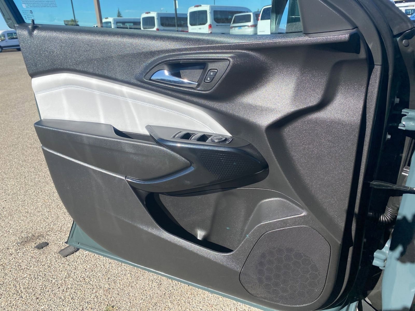 Thumbnail: 2025 Chevrolet Trax - 25