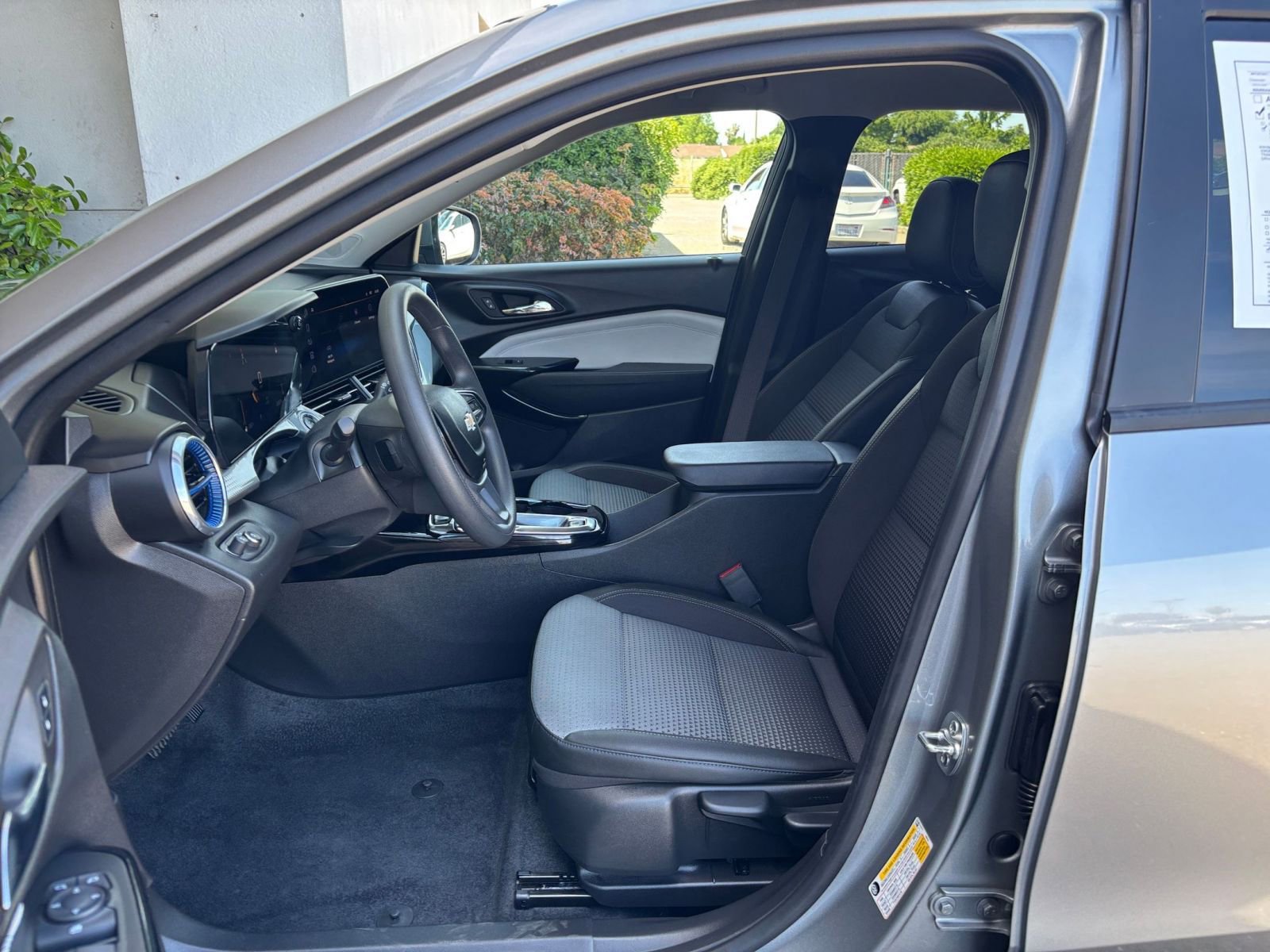 Thumbnail: 2025 Chevrolet Trax - 27