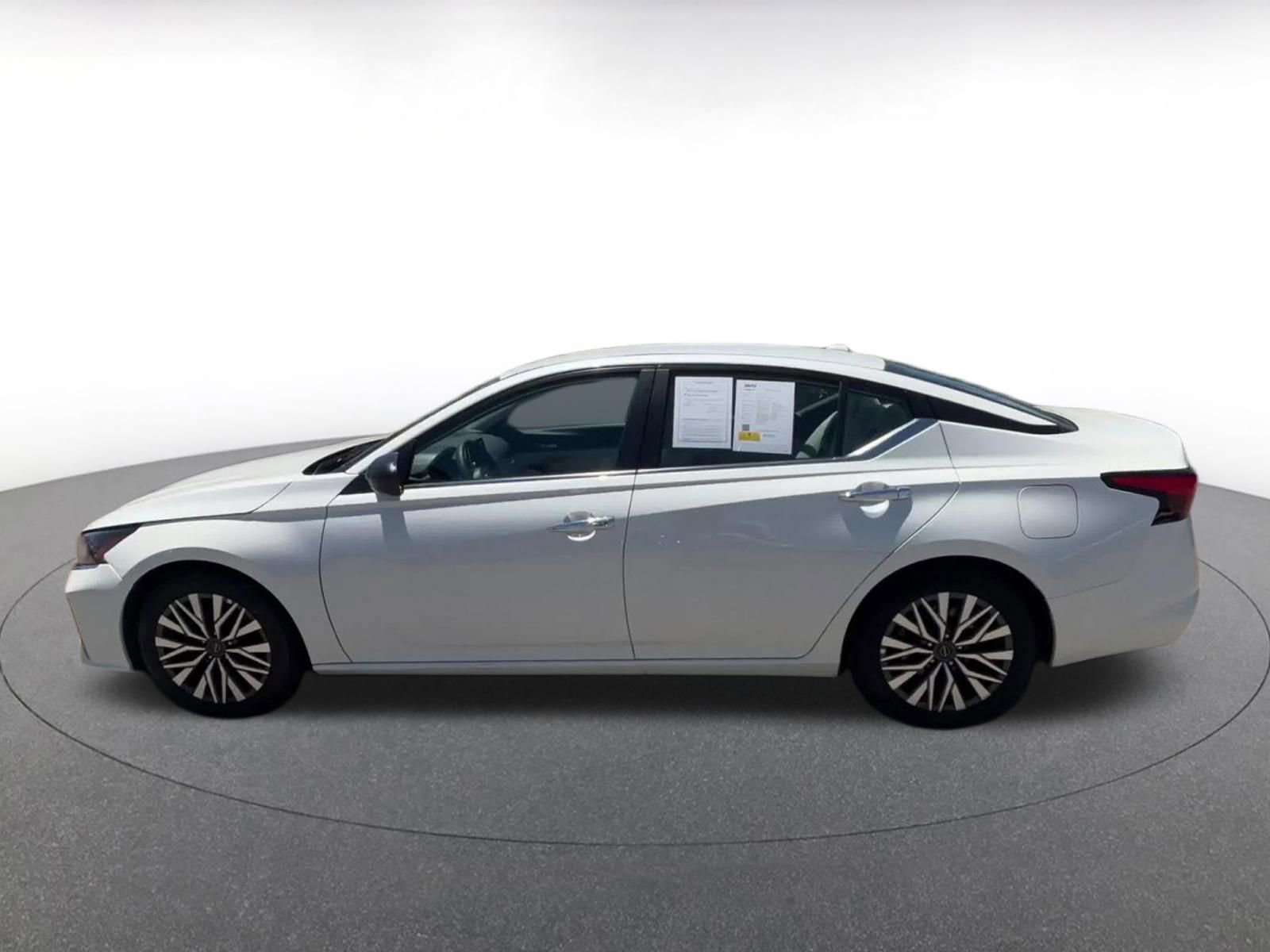 Thumbnail: 2025 Nissan Altima - 9