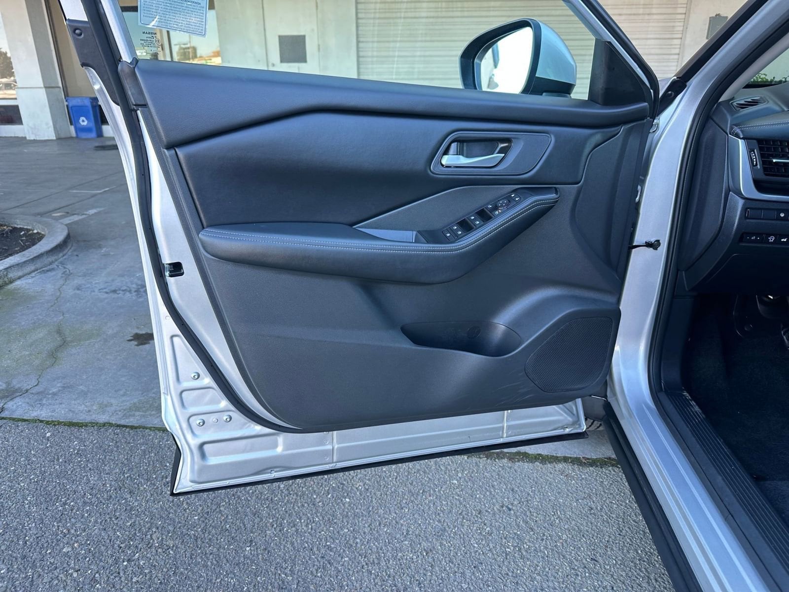 Thumbnail: 2025 Nissan Rogue - 20