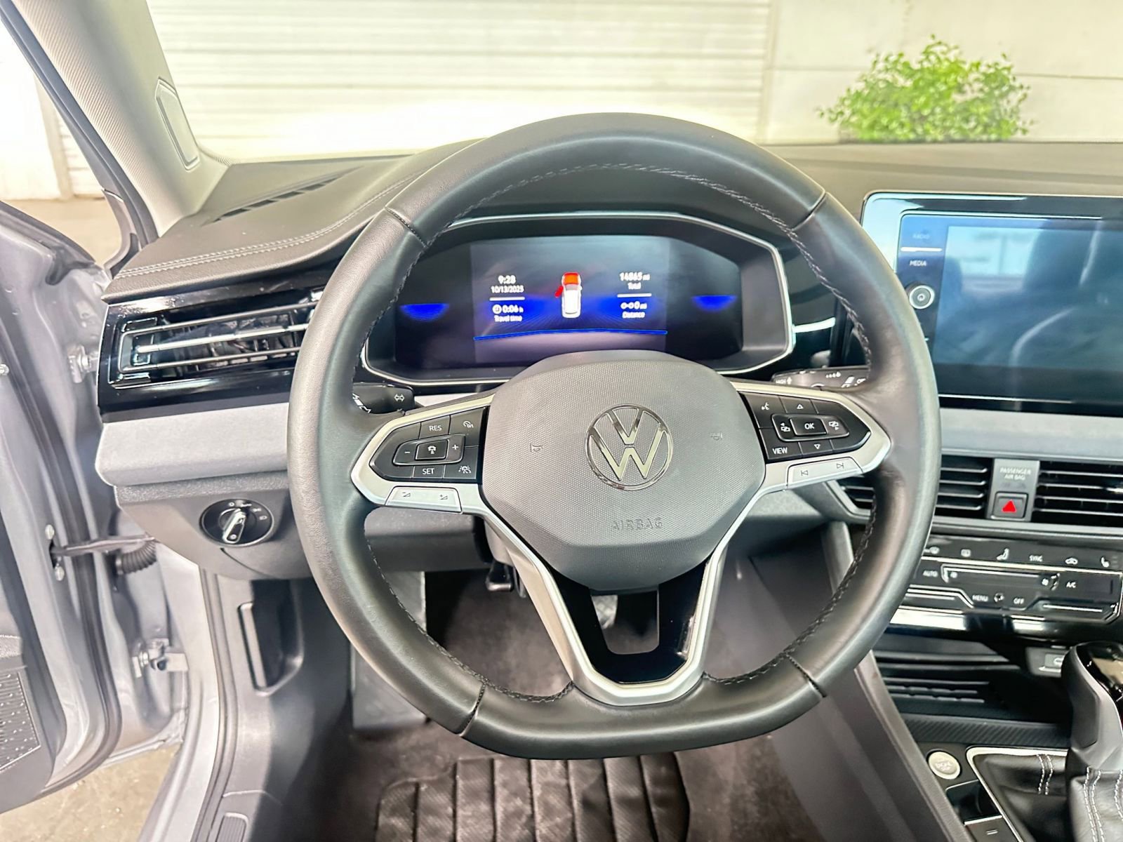 Thumbnail: 2025 Volkswagen Jetta - 28