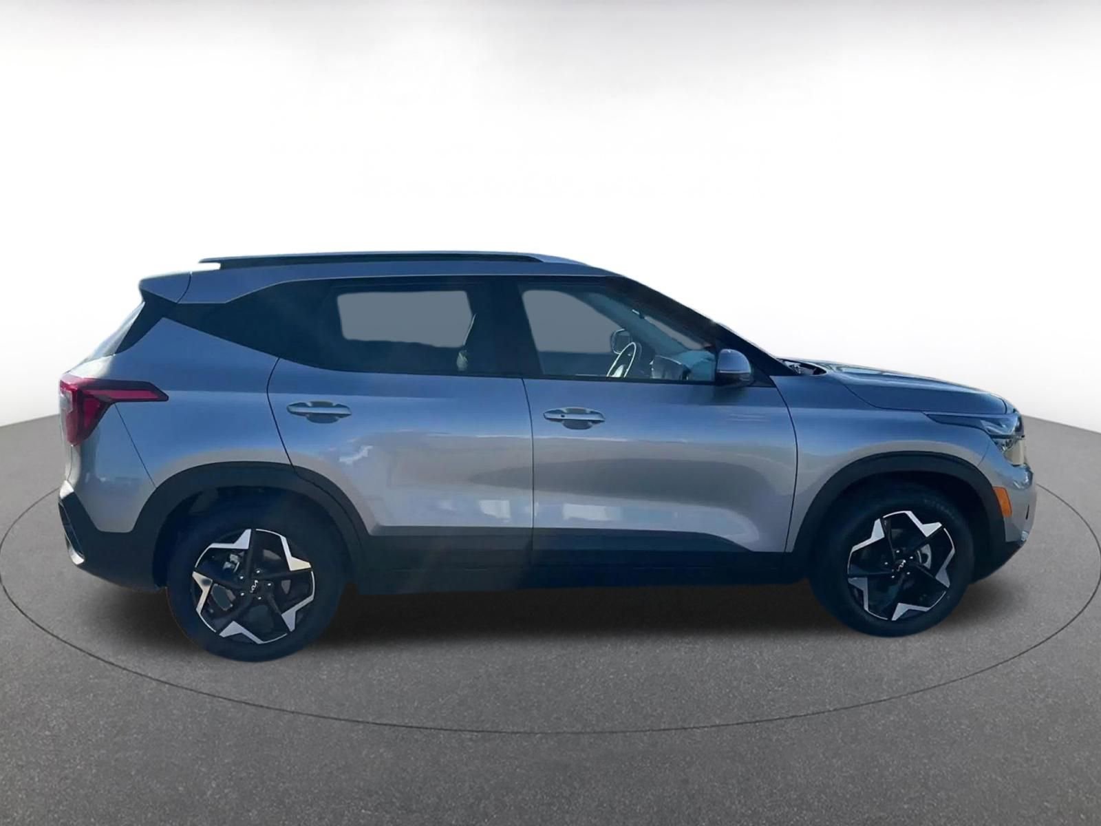 Thumbnail: 2025 Kia Seltos - 16