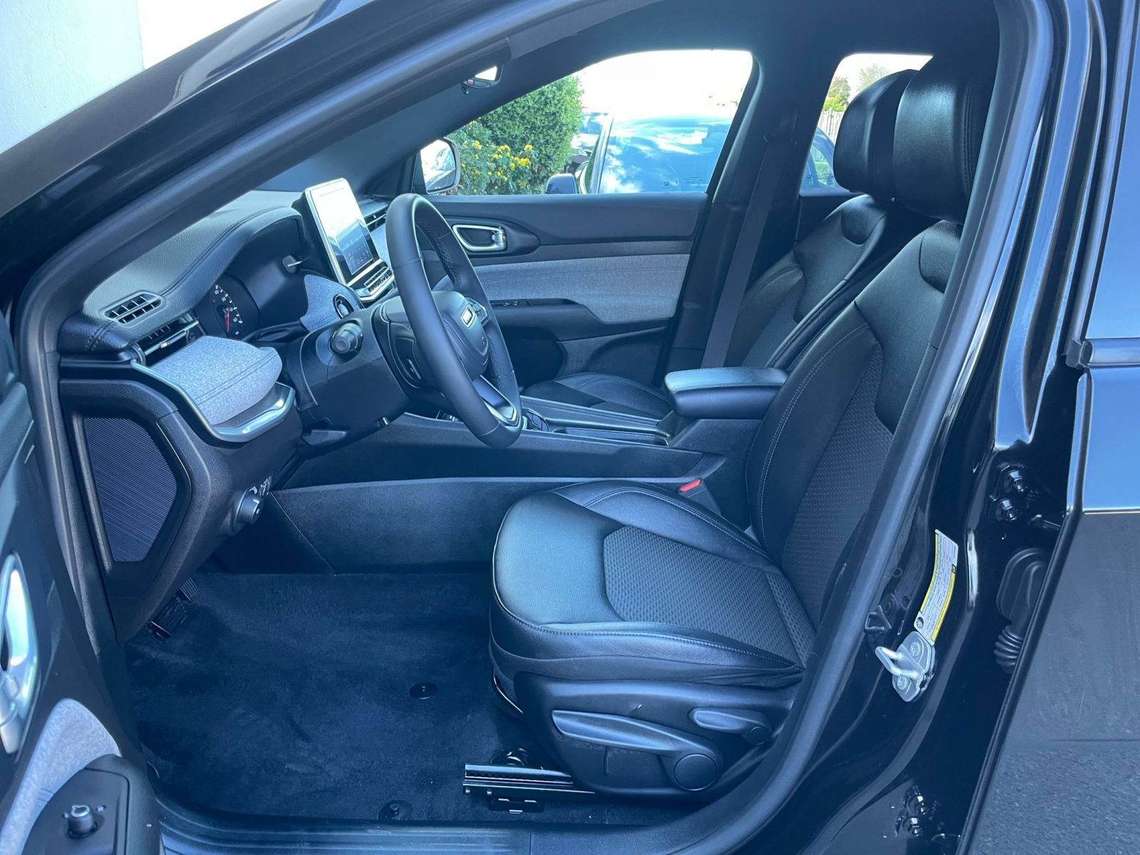 Thumbnail: 2025 Jeep Compass - 27