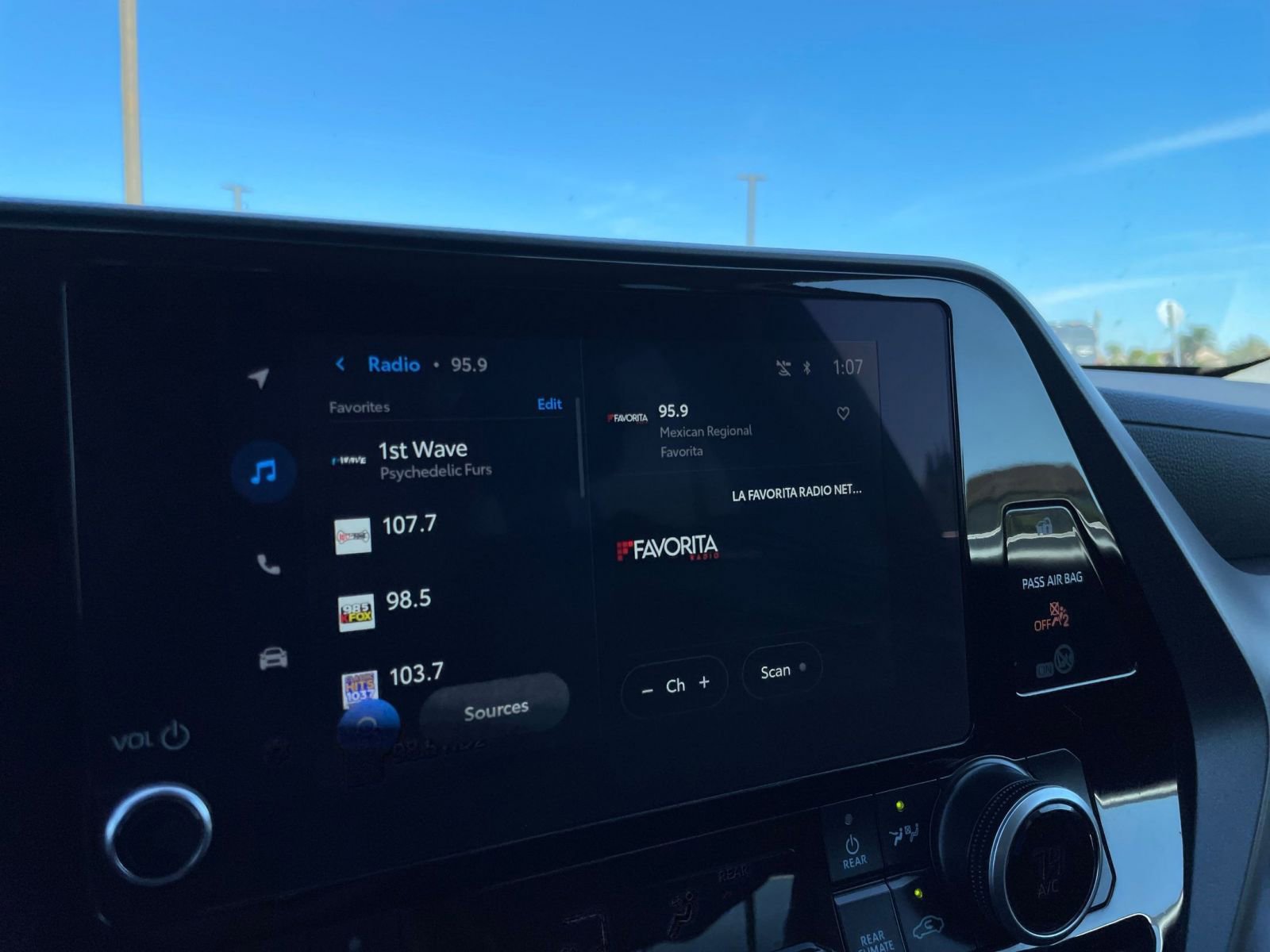 Thumbnail: 2025 Toyota Highlander - 20