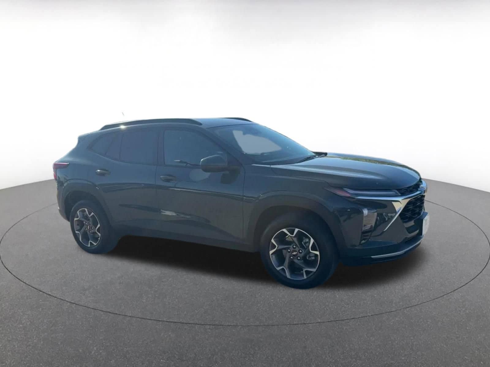 Thumbnail: 2025 Chevrolet Trax - 2