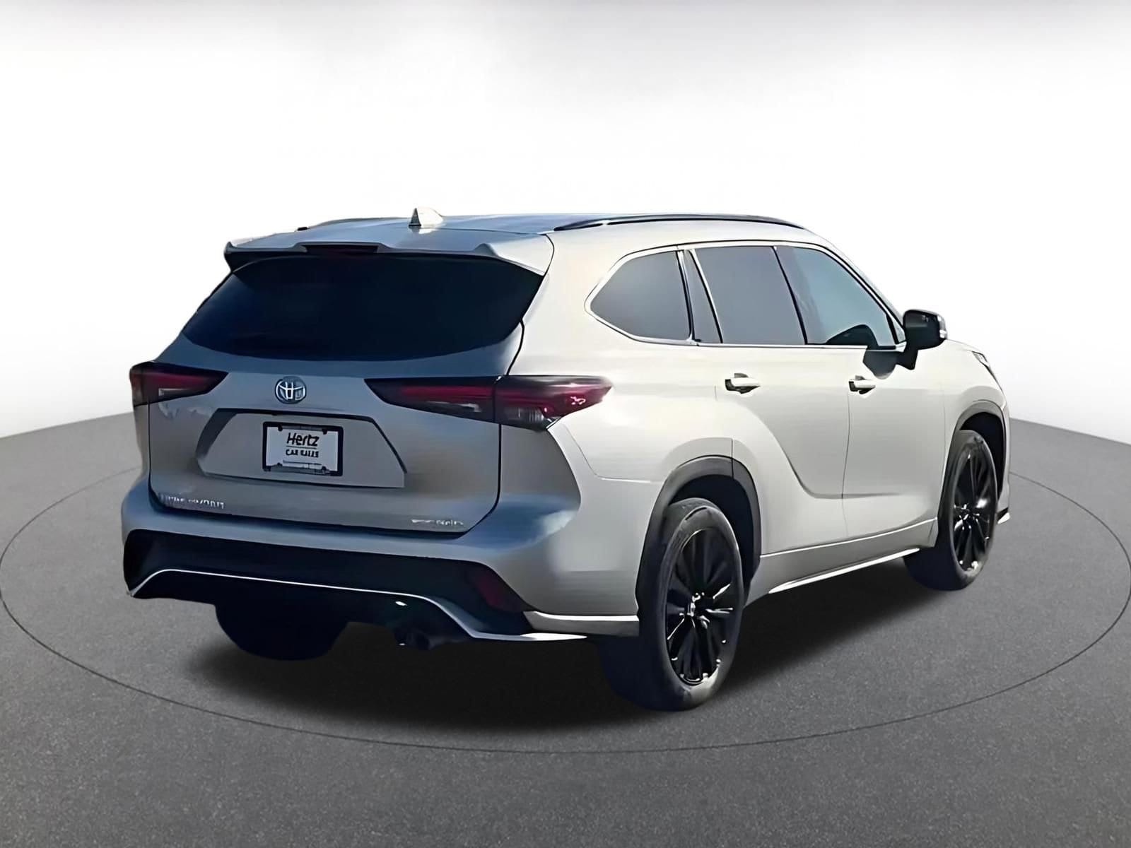 Thumbnail: 2025 Toyota Highlander - 12