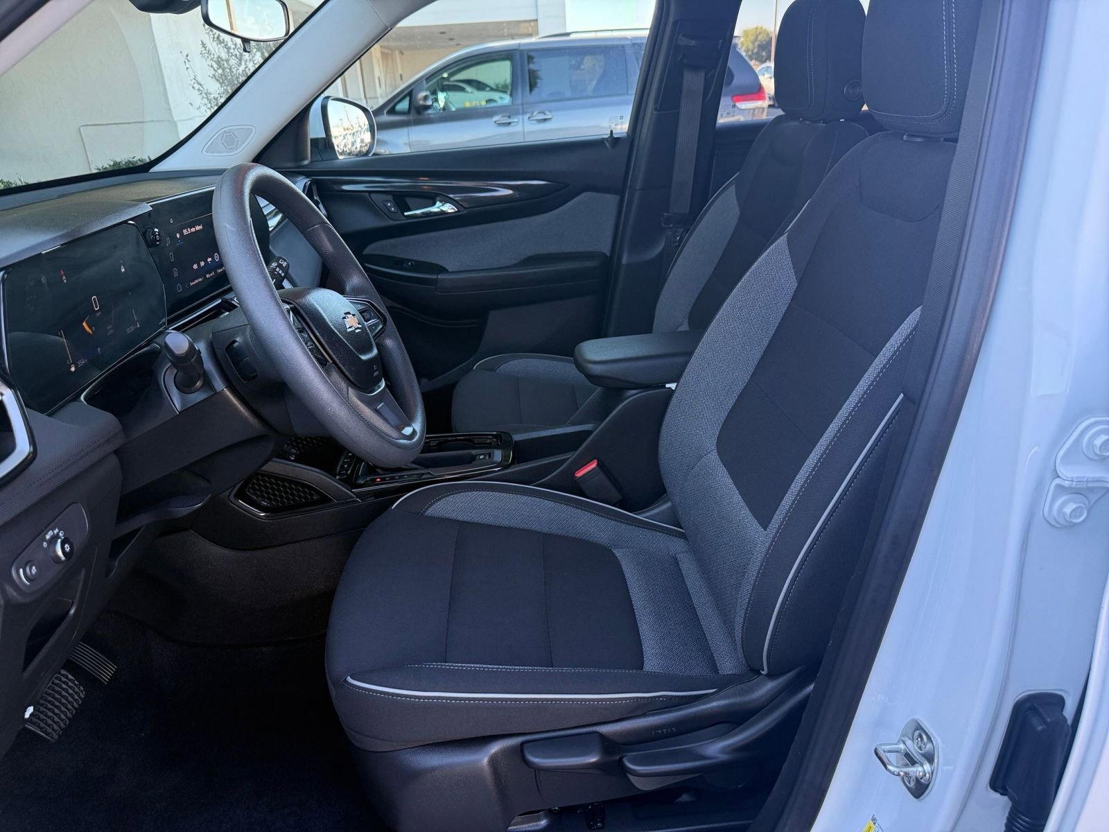 Thumbnail: 2025 Chevrolet TrailBlazer - 25